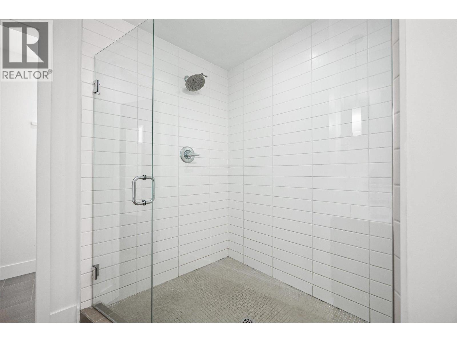 Picture for Unit #401, 2040 Springfield  Road https://www.cirrealty.ca/reb/bc/4/10363124_23.jpg