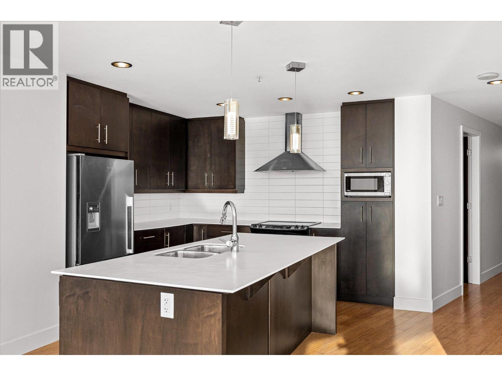 Picture for Unit #401, 2040 Springfield  Road https://www.cirrealty.ca/reb/bc/4/10363124_9.jpg