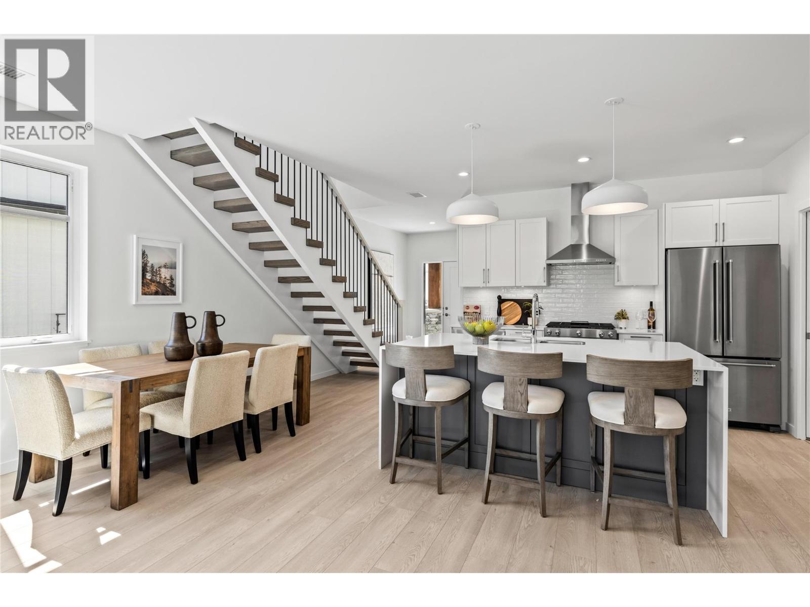 Picture for Unit #9, 1979 Country Club  Drive https://www.cirrealty.ca/reb/bc/4/10363334_15.jpg