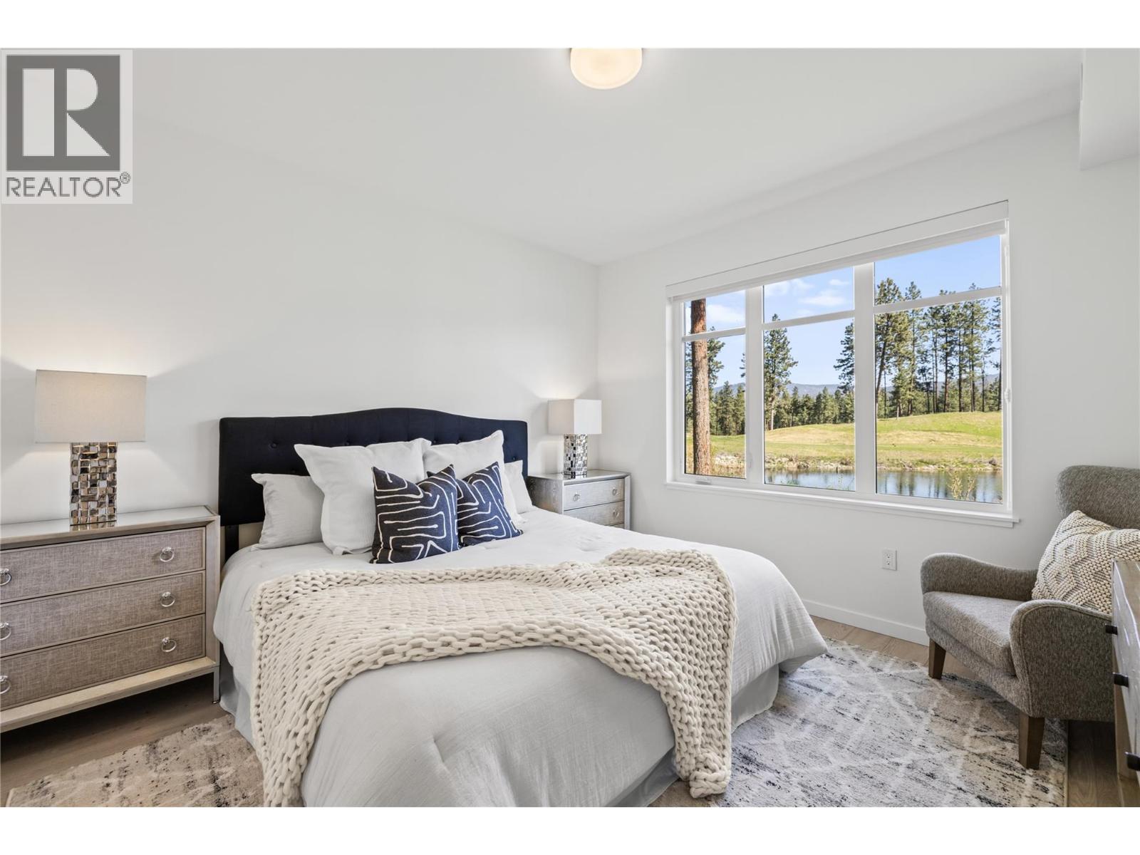 Picture for Unit #9, 1979 Country Club  Drive https://www.cirrealty.ca/reb/bc/4/10363334_18.jpg