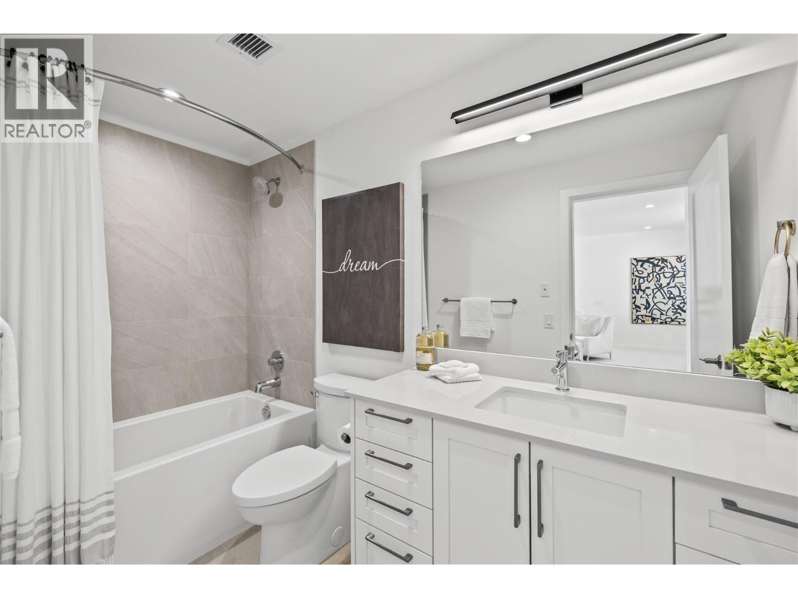 Picture for Unit #9, 1979 Country Club  Drive https://www.cirrealty.ca/reb/bc/4/10363334_29.jpg