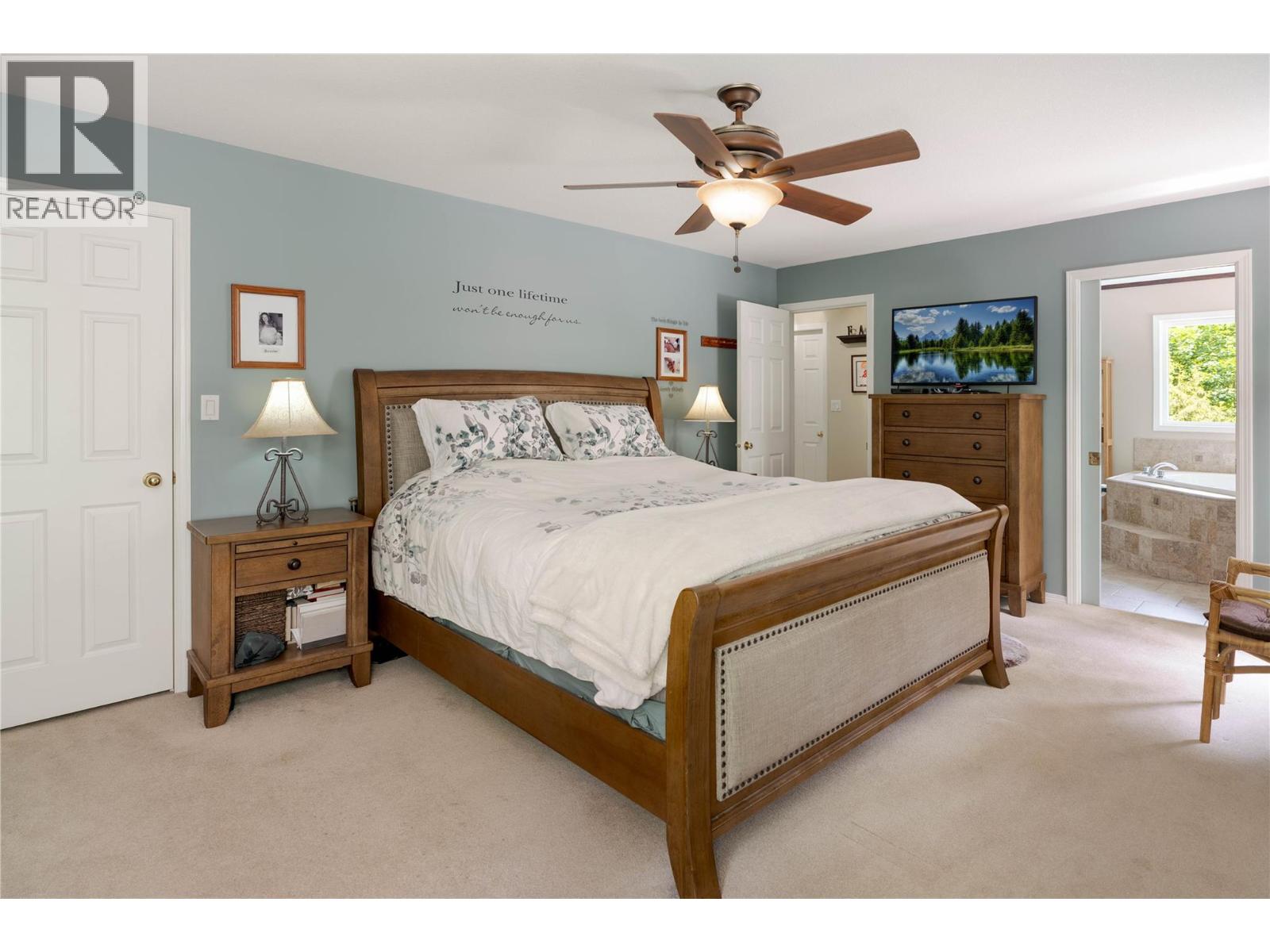 Picture for 4692 GORDON  Drive https://www.cirrealty.ca/reb/bc/4/10363454_16.jpg