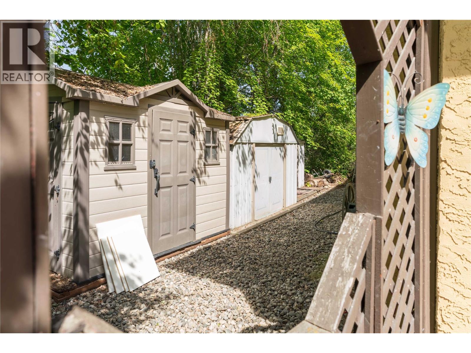 Picture for 4692 GORDON  Drive https://www.cirrealty.ca/reb/bc/4/10363454_33.jpg