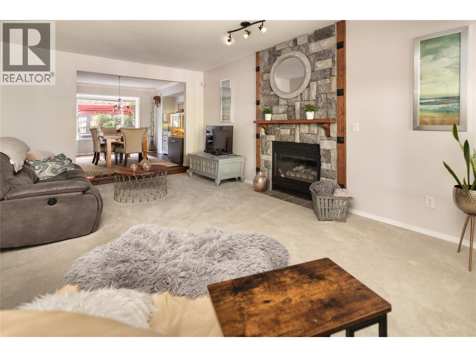 Picture for 4692 GORDON  Drive https://www.cirrealty.ca/reb/bc/4/10363454_8.jpg