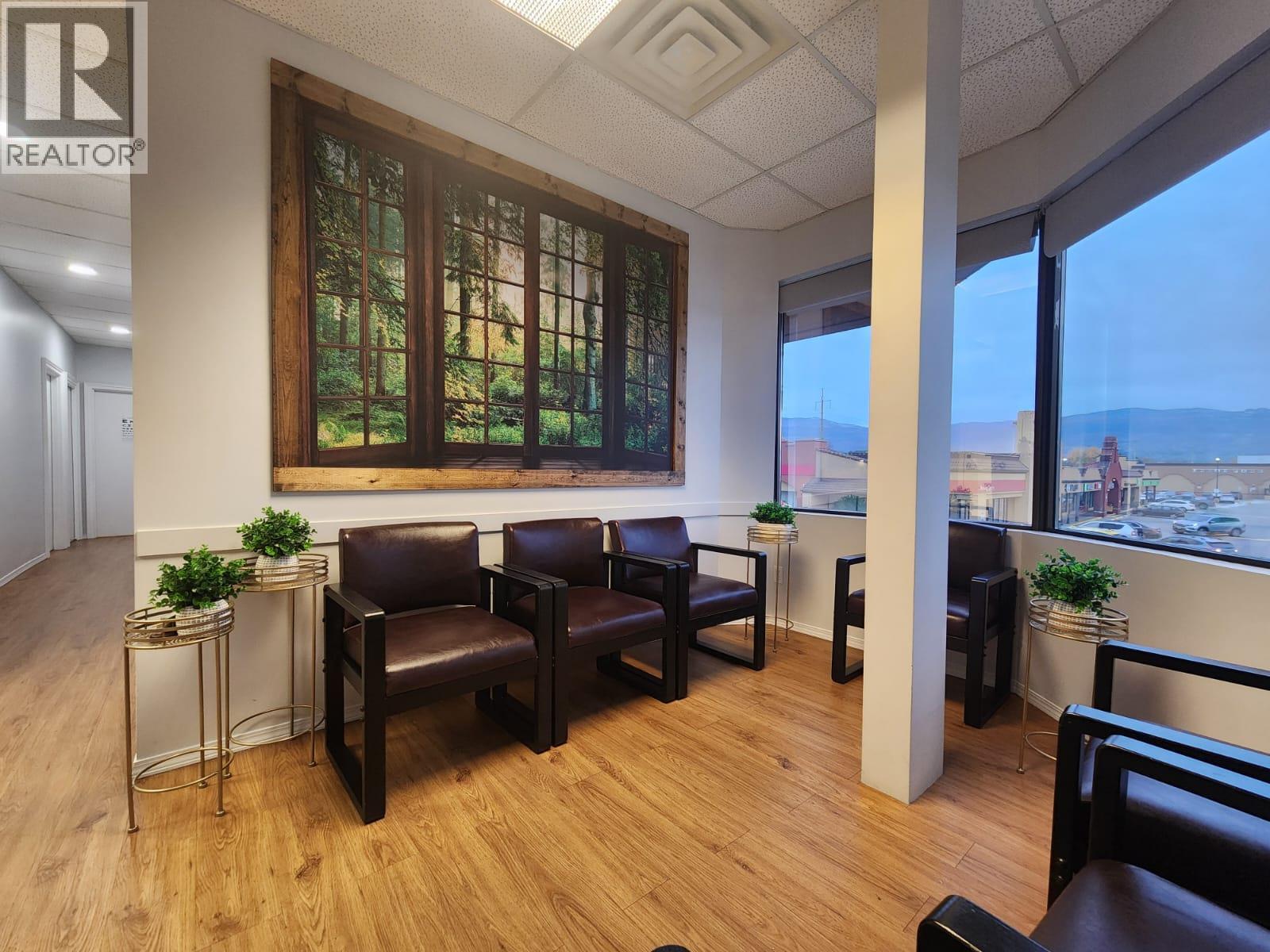 Picture for Unit #205, 616 KLO  Road https://www.cirrealty.ca/reb/bc/4/10363494_38.jpg