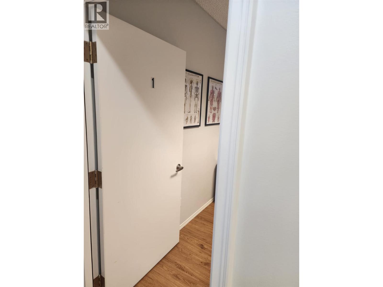 Picture for Unit #205, 616 KLO  Road https://www.cirrealty.ca/reb/bc/4/10363494_44.jpg