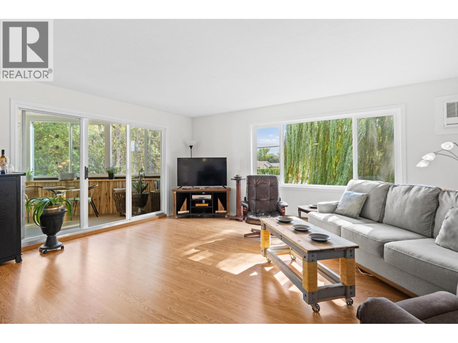 Picture for Unit #101, 1170 Brookside  Avenue https://www.cirrealty.ca/reb/bc/4/10363534_7.jpg