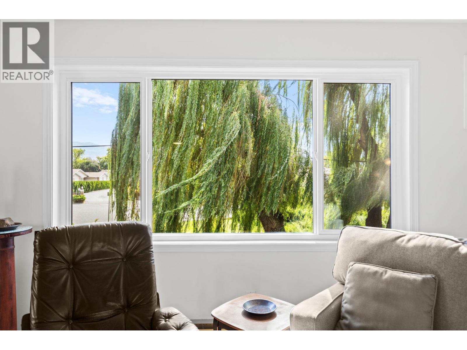 Picture for Unit #101, 1170 Brookside  Avenue https://www.cirrealty.ca/reb/bc/4/10363534_8.jpg