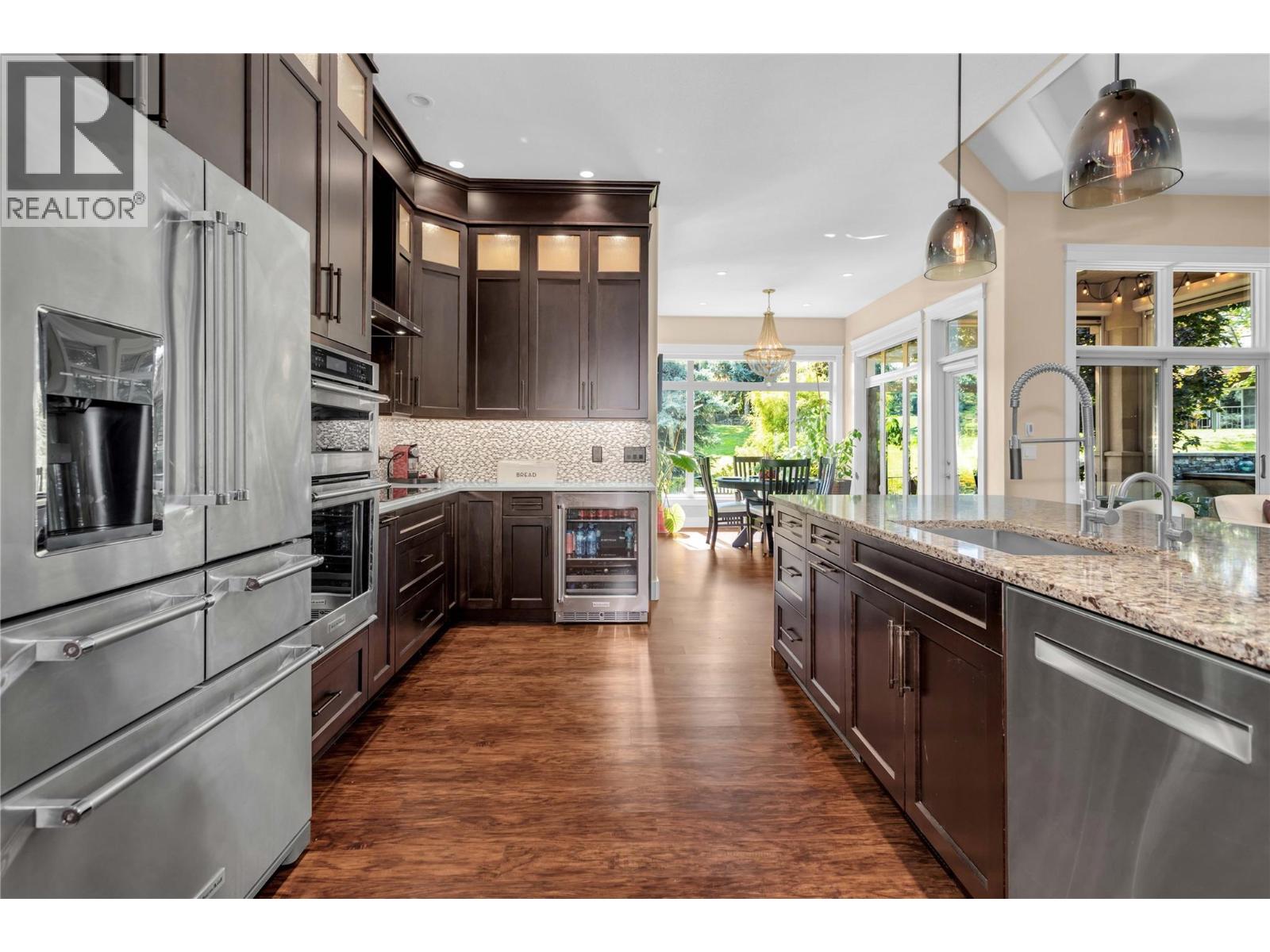 Picture for 4157 Gallaghers Parkland  Drive https://www.cirrealty.ca/reb/bc/4/10363544_12.jpg