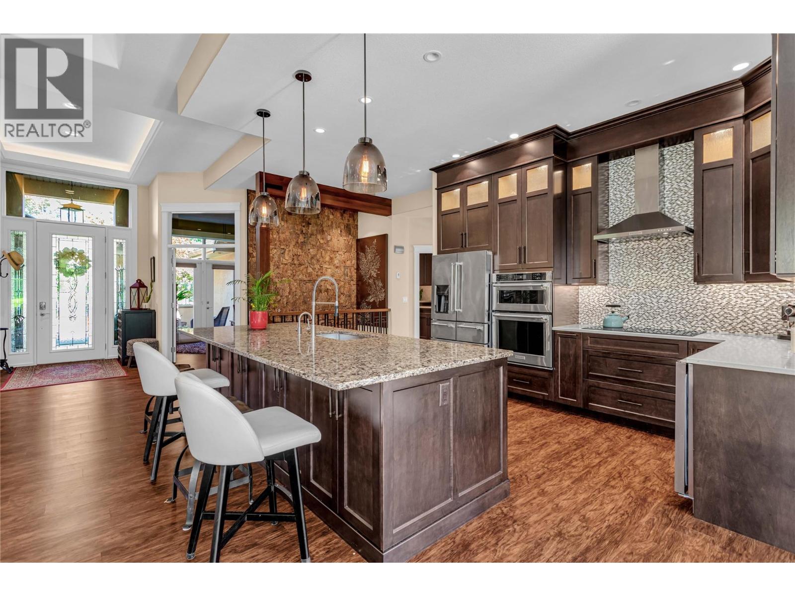 Picture for 4157 Gallaghers Parkland  Drive https://www.cirrealty.ca/reb/bc/4/10363544_14.jpg