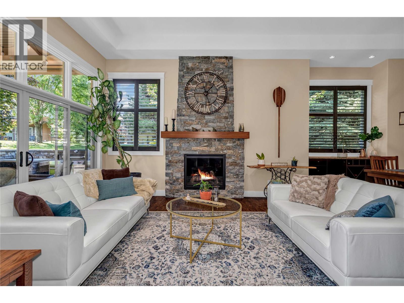 Picture for 4157 Gallaghers Parkland  Drive https://www.cirrealty.ca/reb/bc/4/10363544_9.jpg