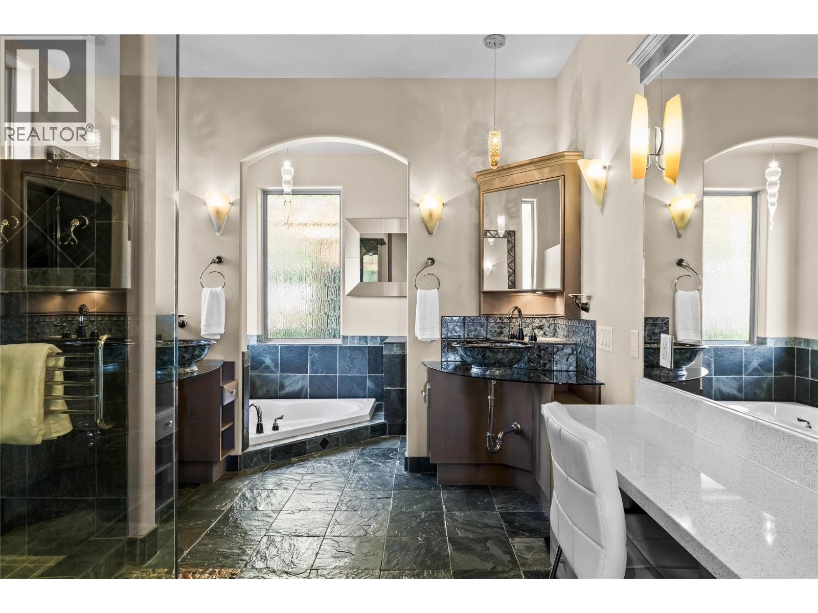 Picture for 1778 Vineyard  Drive https://www.cirrealty.ca/reb/bc/4/10363844_44.jpg