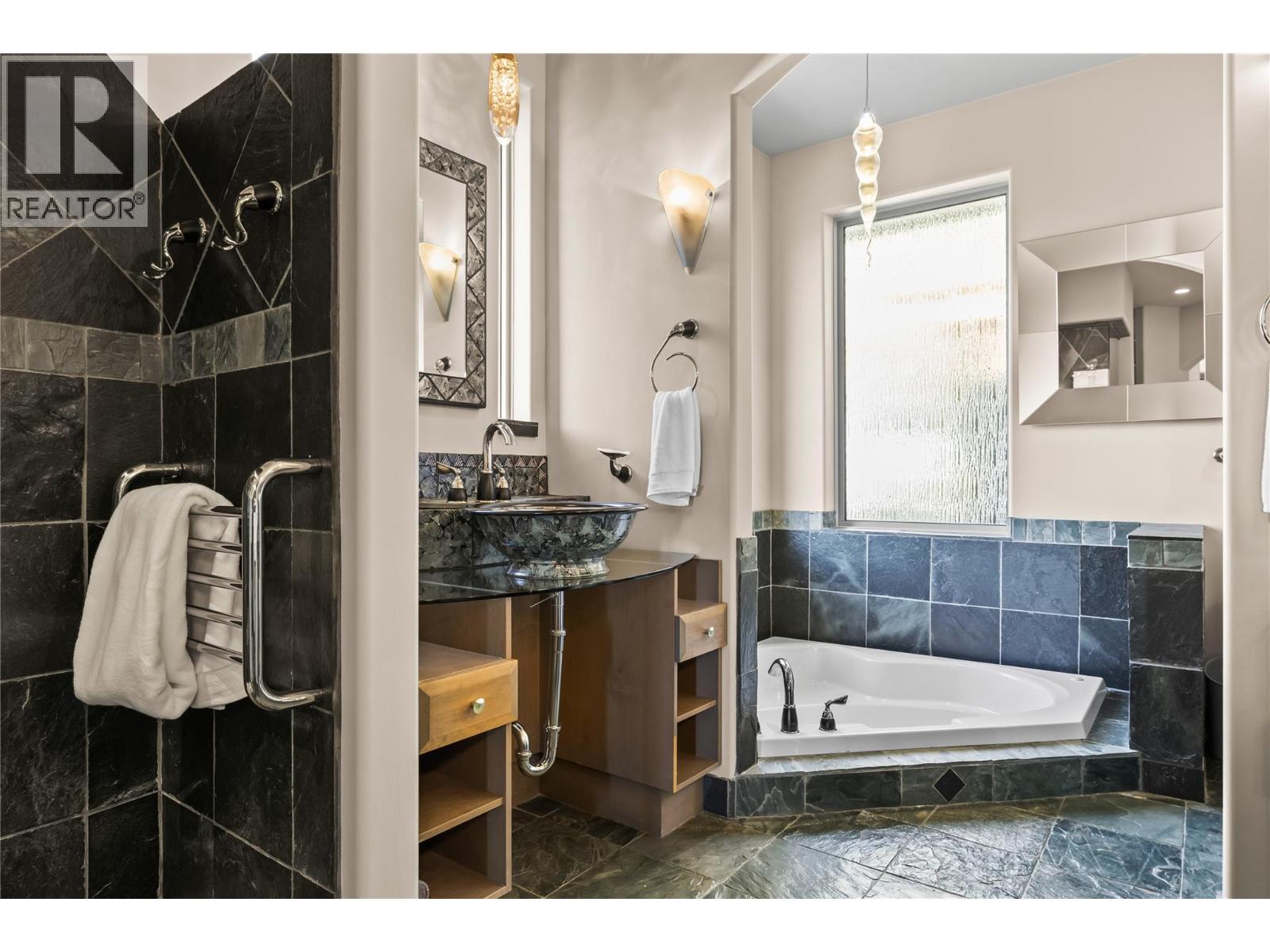 Picture for 1778 Vineyard  Drive https://www.cirrealty.ca/reb/bc/4/10363844_45.jpg