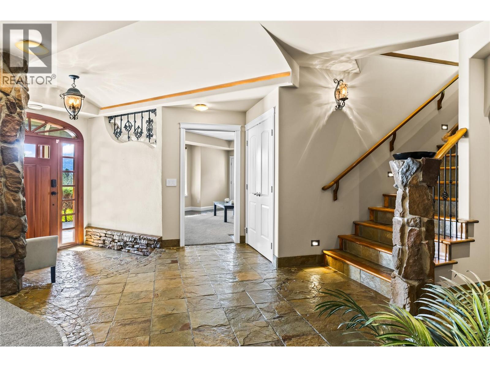 Picture for 1778 Vineyard  Drive https://www.cirrealty.ca/reb/bc/4/10363844_7.jpg