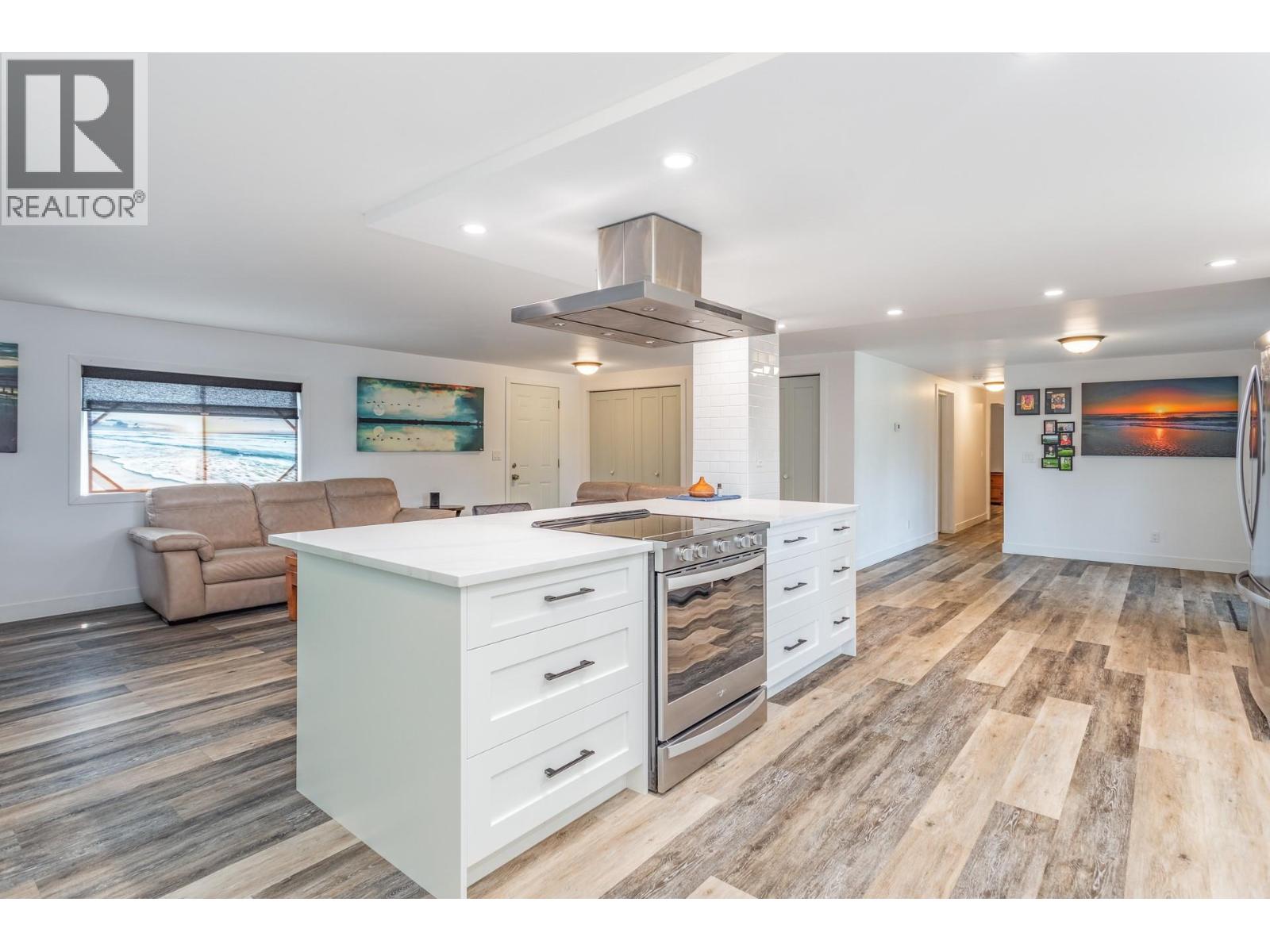 Picture for Unit #93, 4075 McClain  Road https://www.cirrealty.ca/reb/bc/4/10364024_7.jpg