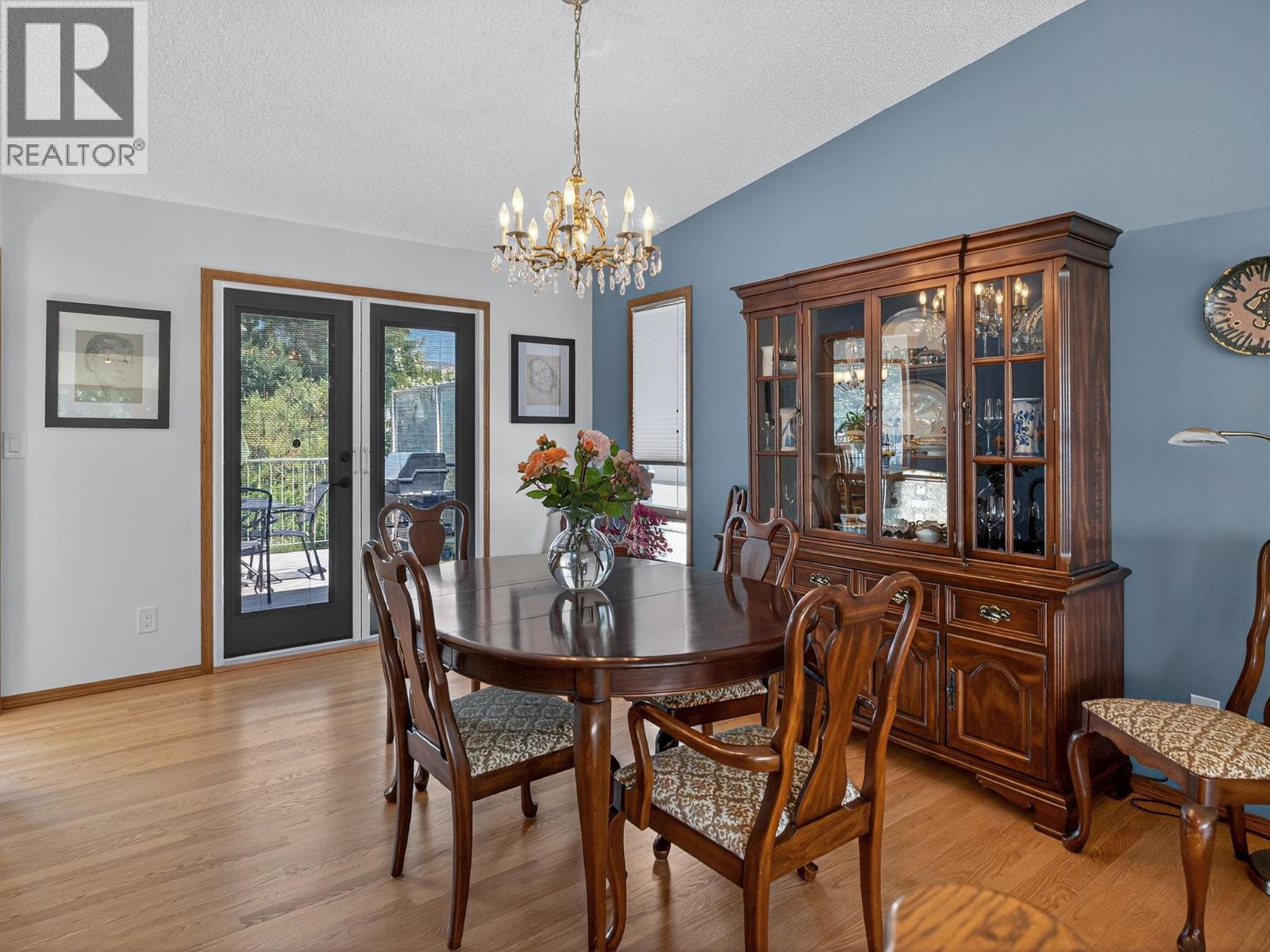Picture for 832 Montigny  Road https://www.cirrealty.ca/reb/bc/4/10364154_11.jpg