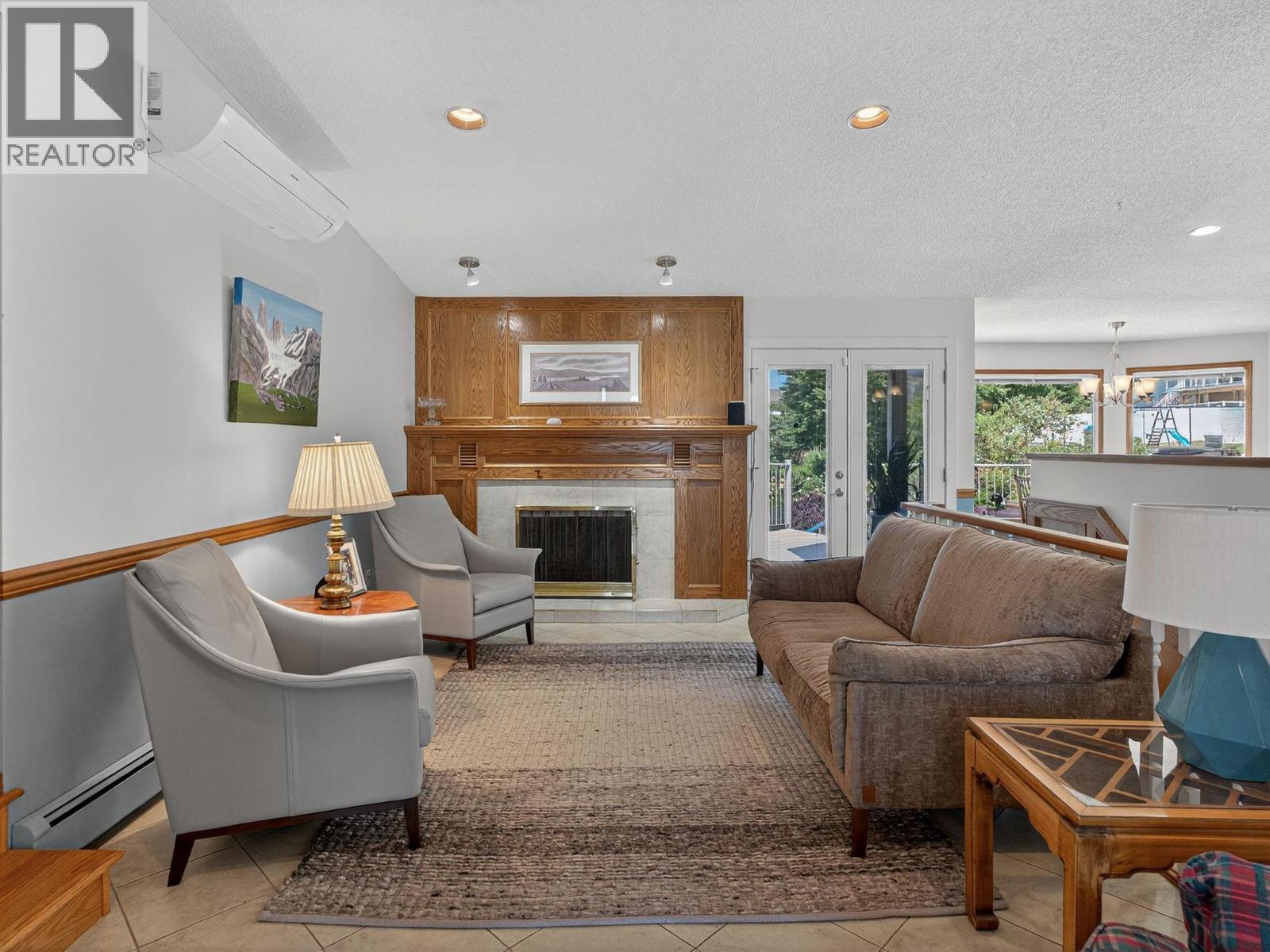 Picture for 832 Montigny  Road https://www.cirrealty.ca/reb/bc/4/10364154_18.jpg