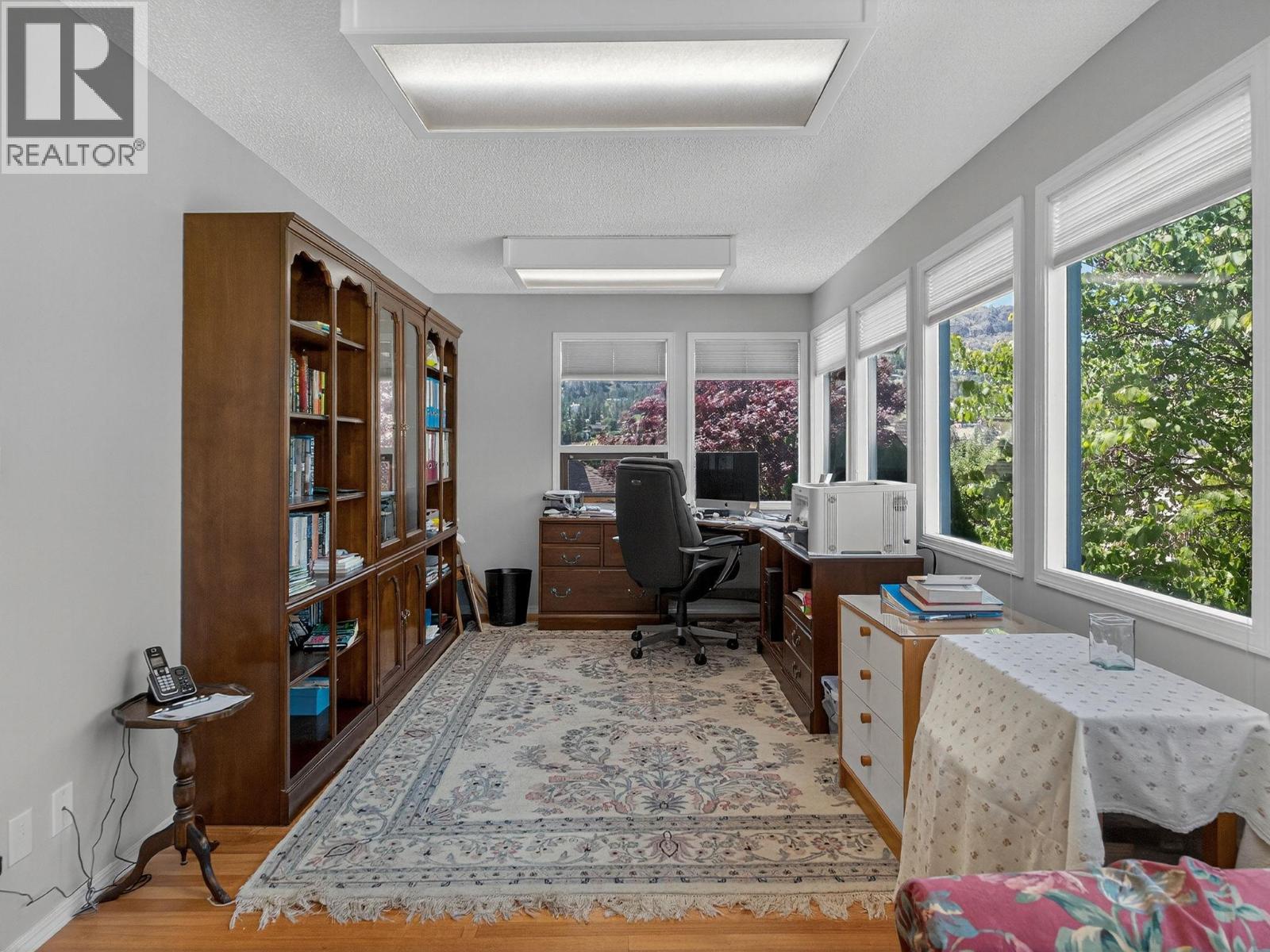 Picture for 832 Montigny  Road https://www.cirrealty.ca/reb/bc/4/10364154_23.jpg