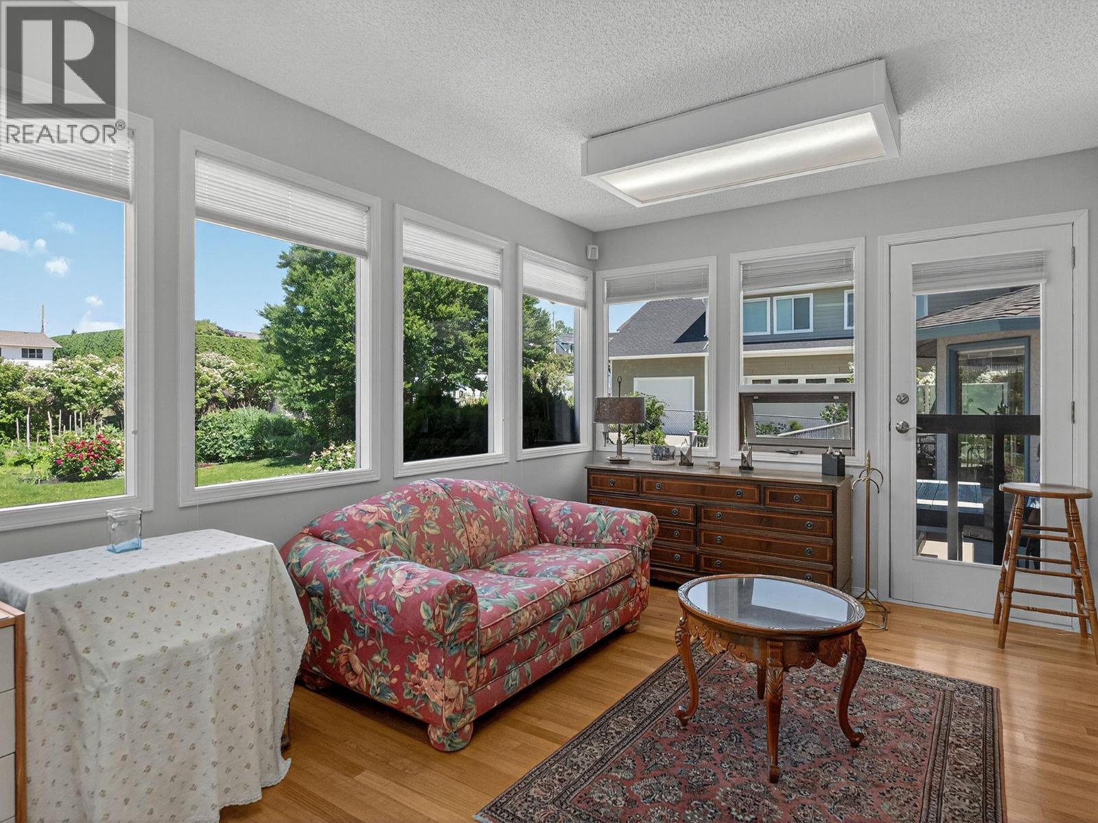 Picture for 832 Montigny  Road https://www.cirrealty.ca/reb/bc/4/10364154_24.jpg