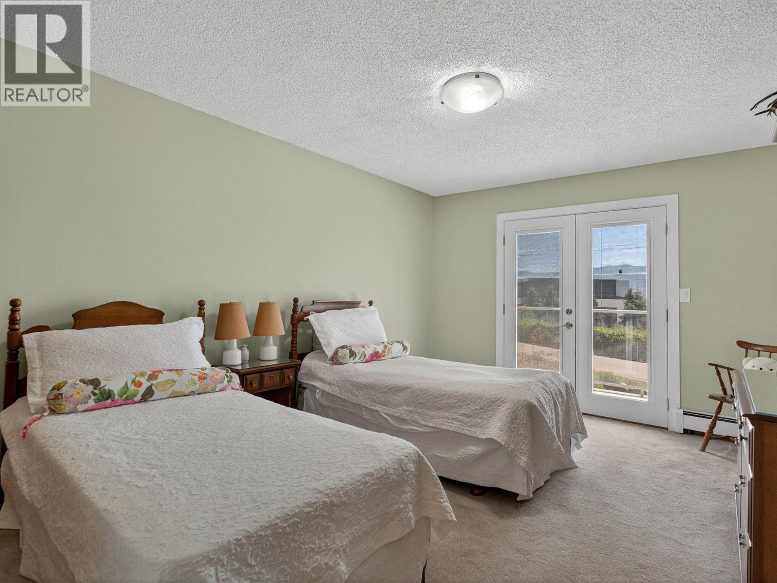 Picture for 832 Montigny  Road https://www.cirrealty.ca/reb/bc/4/10364154_25.jpg