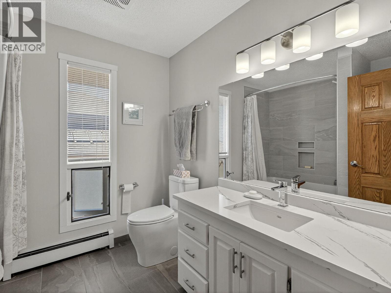 Picture for 832 Montigny  Road https://www.cirrealty.ca/reb/bc/4/10364154_26.jpg