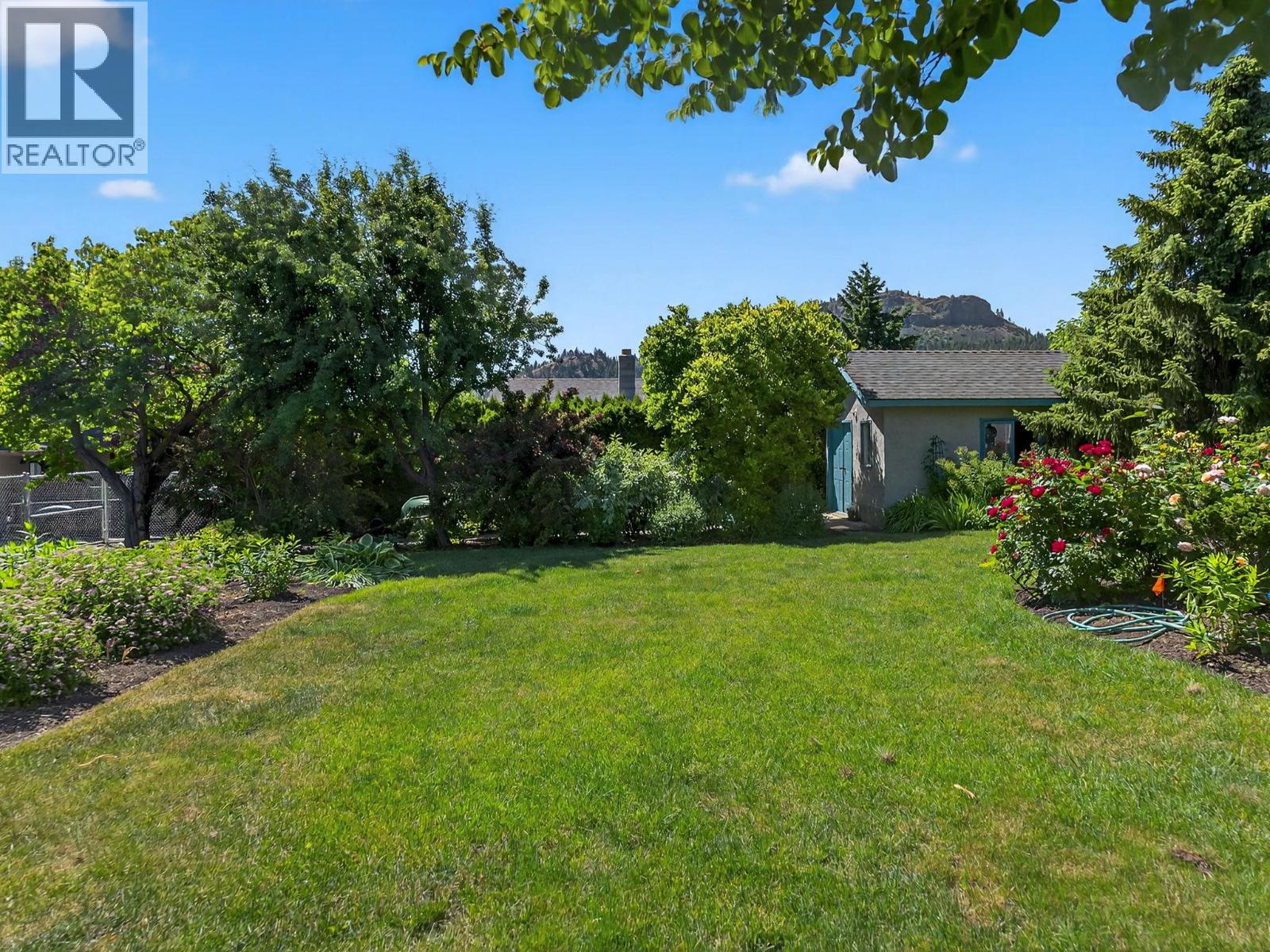 Picture for 832 Montigny  Road https://www.cirrealty.ca/reb/bc/4/10364154_34.jpg