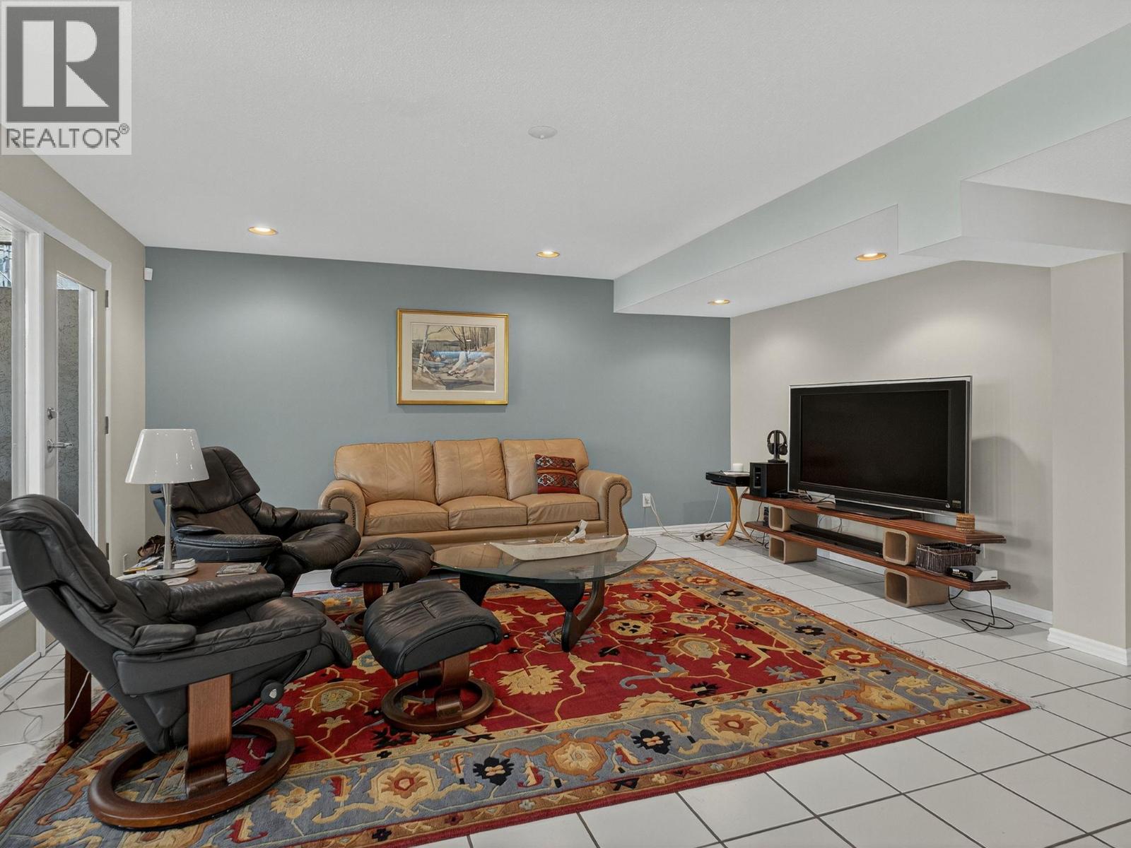 Picture for 832 Montigny  Road https://www.cirrealty.ca/reb/bc/4/10364154_39.jpg