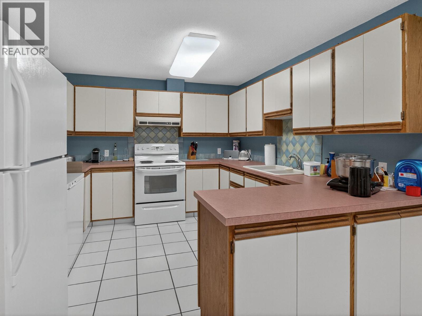 Picture for 832 Montigny  Road https://www.cirrealty.ca/reb/bc/4/10364154_41.jpg