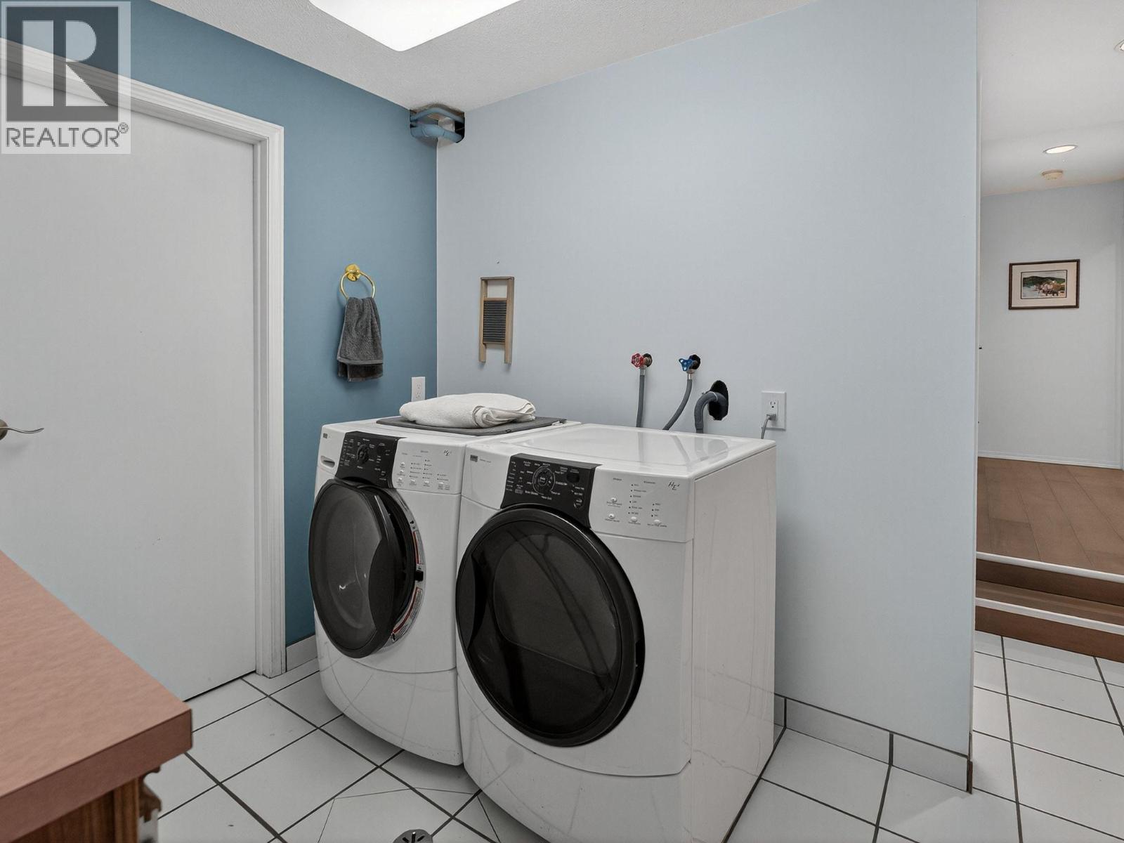 Picture for 832 Montigny  Road https://www.cirrealty.ca/reb/bc/4/10364154_43.jpg