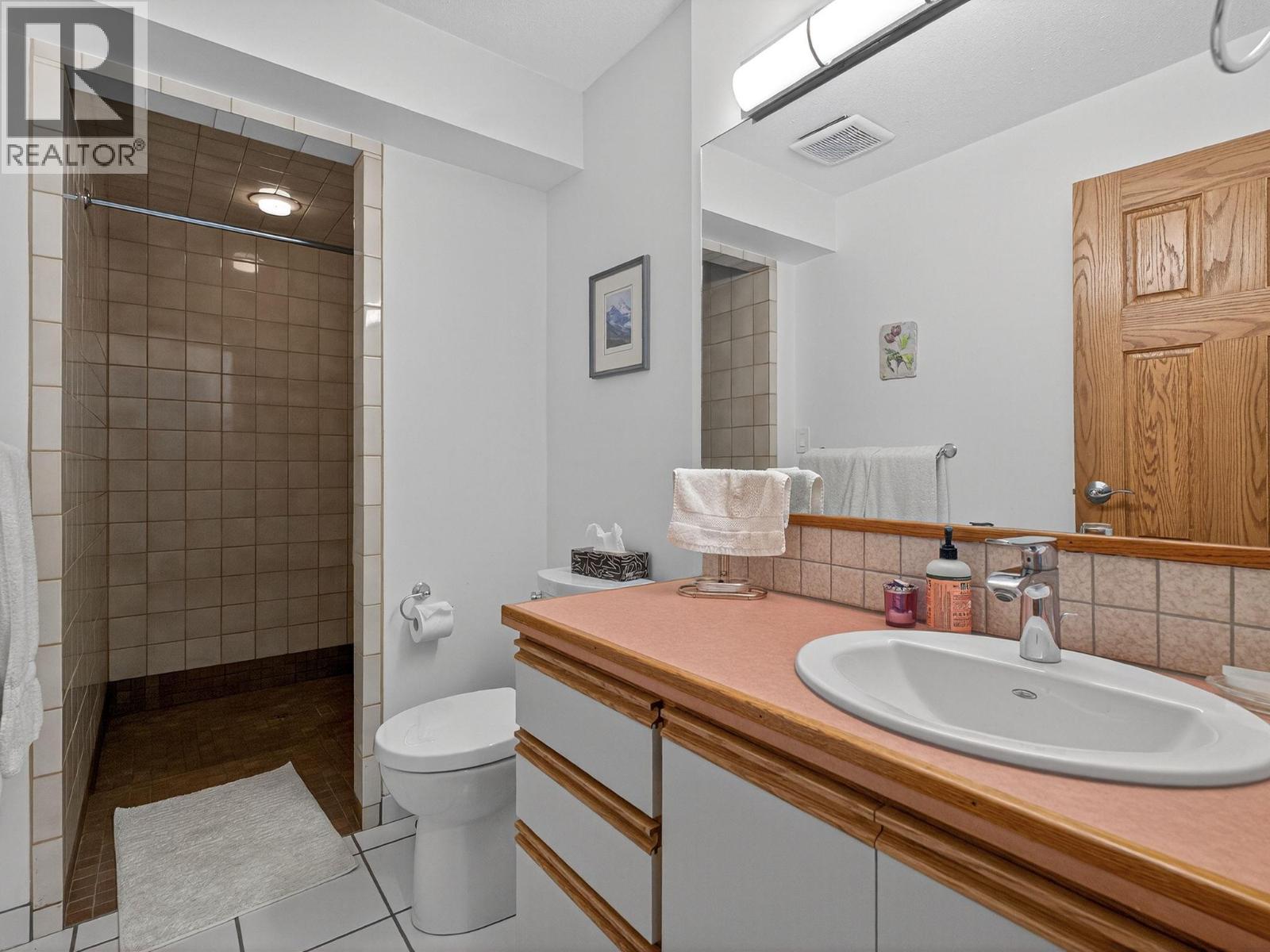 Picture for 832 Montigny  Road https://www.cirrealty.ca/reb/bc/4/10364154_44.jpg