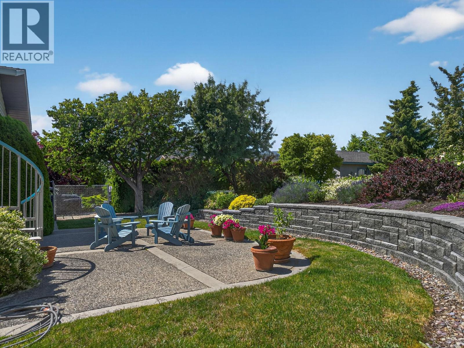 Picture for 832 Montigny  Road https://www.cirrealty.ca/reb/bc/4/10364154_5.jpg