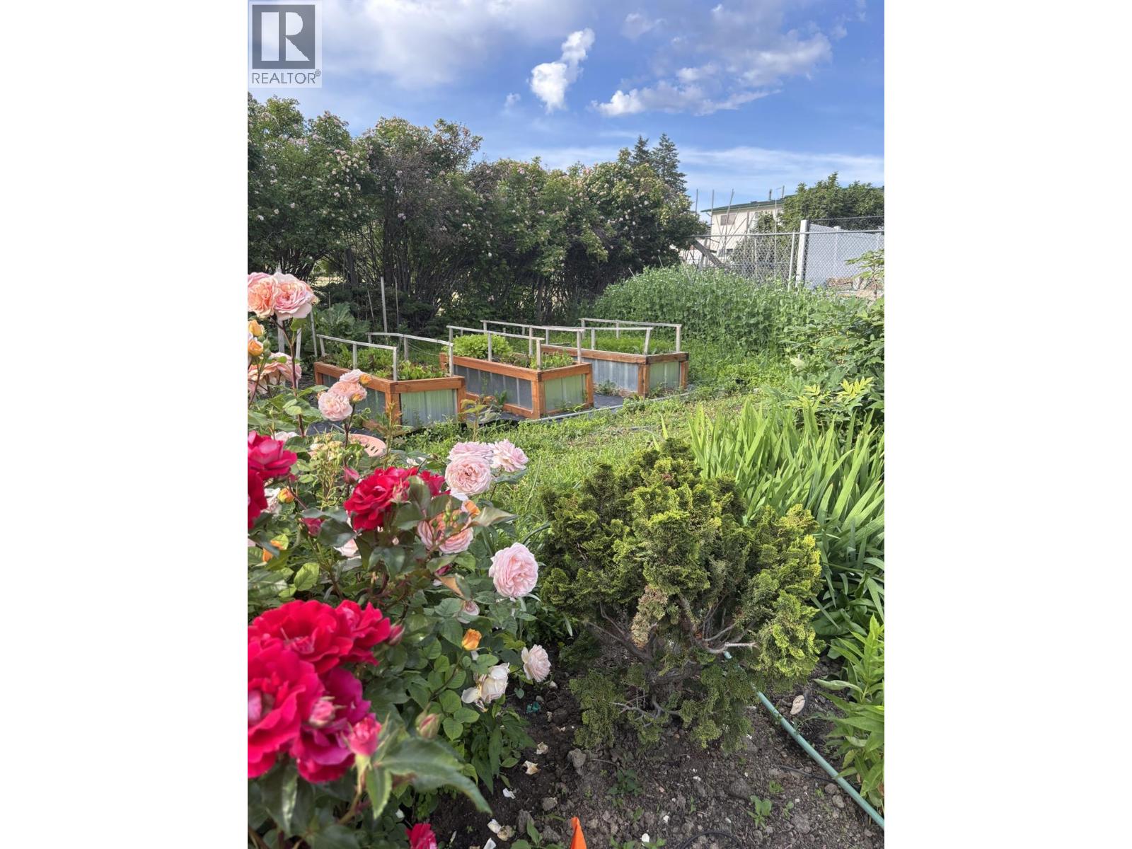Picture for 832 Montigny  Road https://www.cirrealty.ca/reb/bc/4/10364154_50.jpg