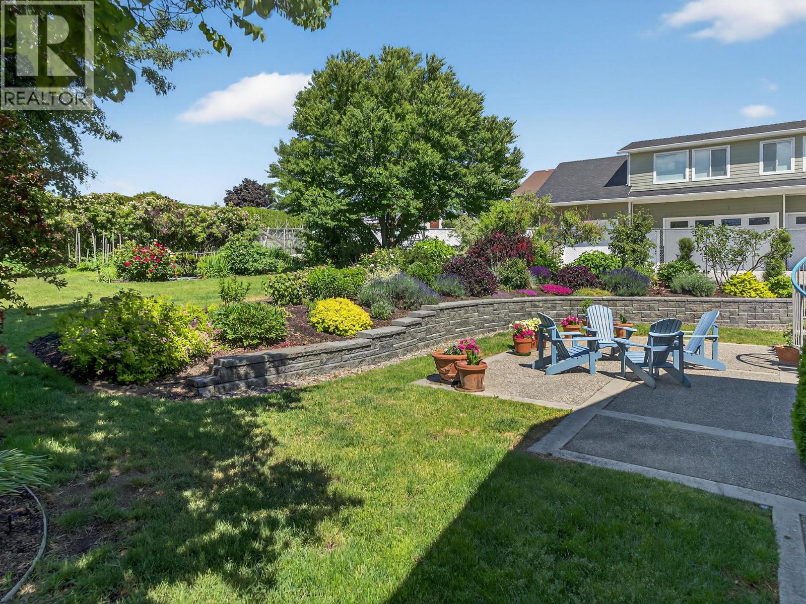 Picture for 832 Montigny  Road https://www.cirrealty.ca/reb/bc/4/10364154_6.jpg