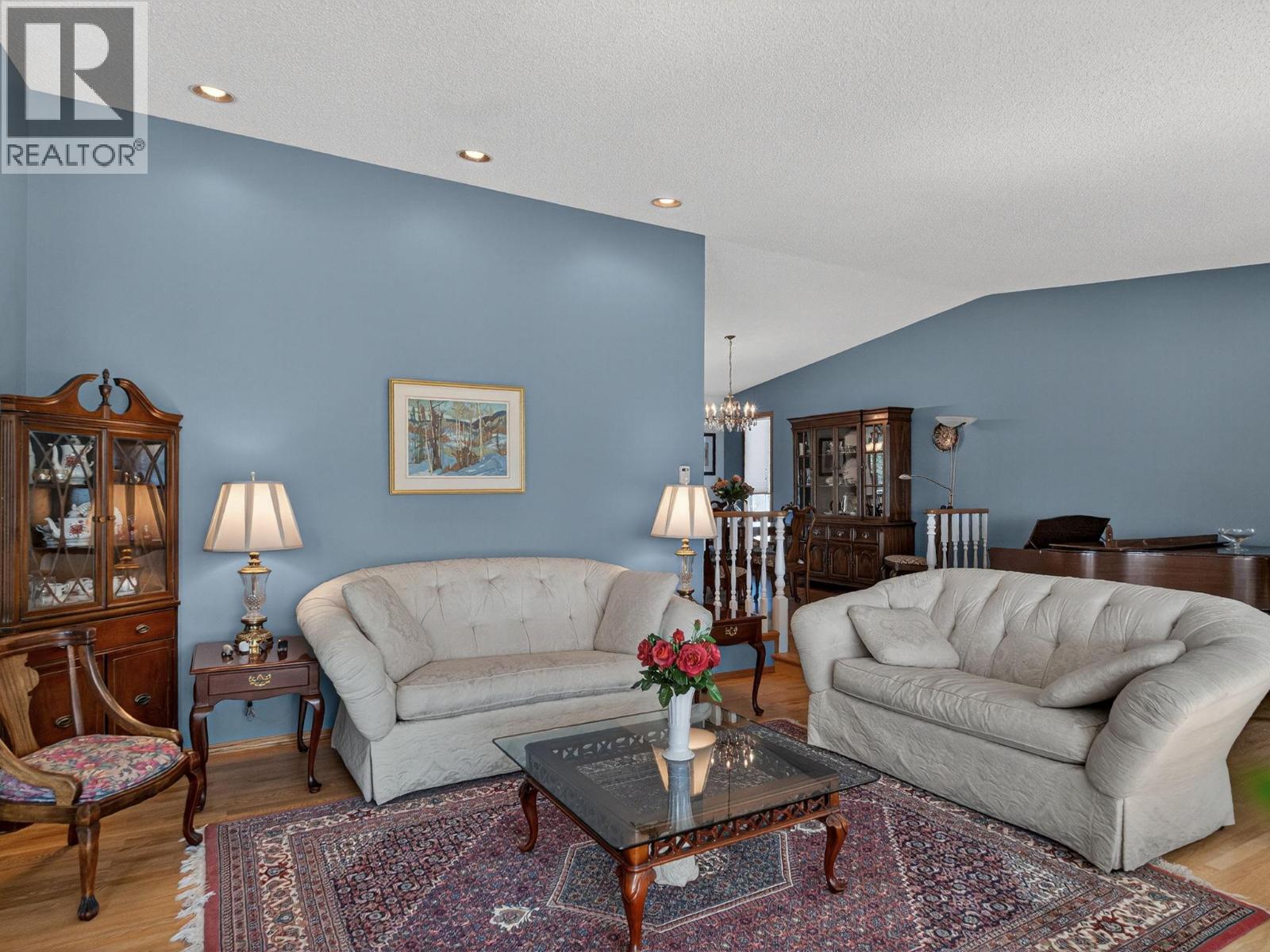 Picture for 832 Montigny  Road https://www.cirrealty.ca/reb/bc/4/10364154_9.jpg