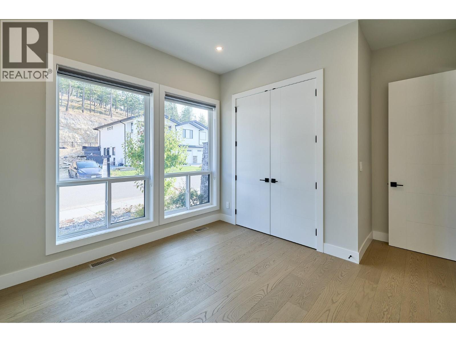 Picture for 2264 Lavetta  Drive https://www.cirrealty.ca/reb/bc/4/10364174_12.jpg