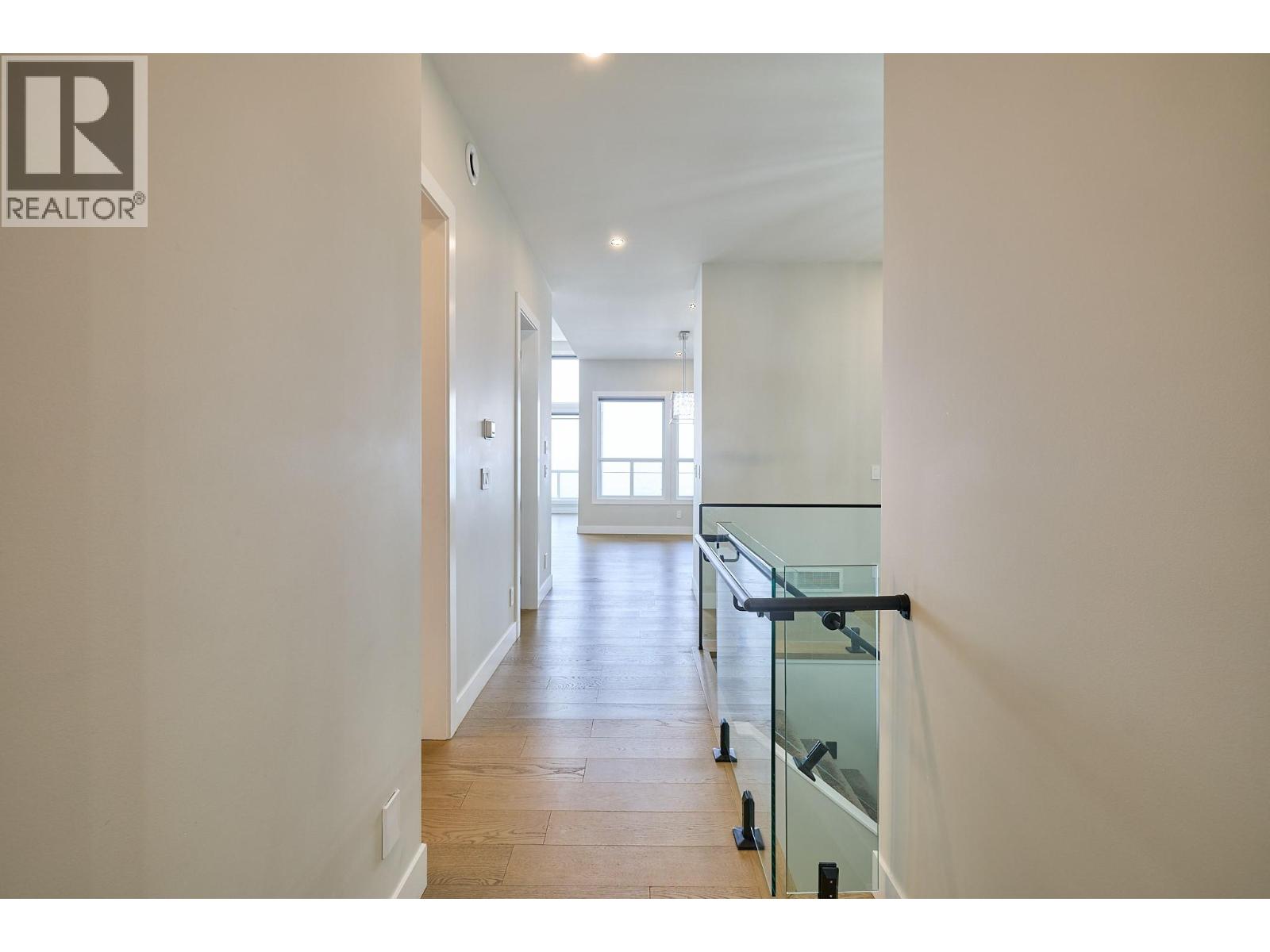 Picture for 2264 Lavetta  Drive https://www.cirrealty.ca/reb/bc/4/10364174_16.jpg