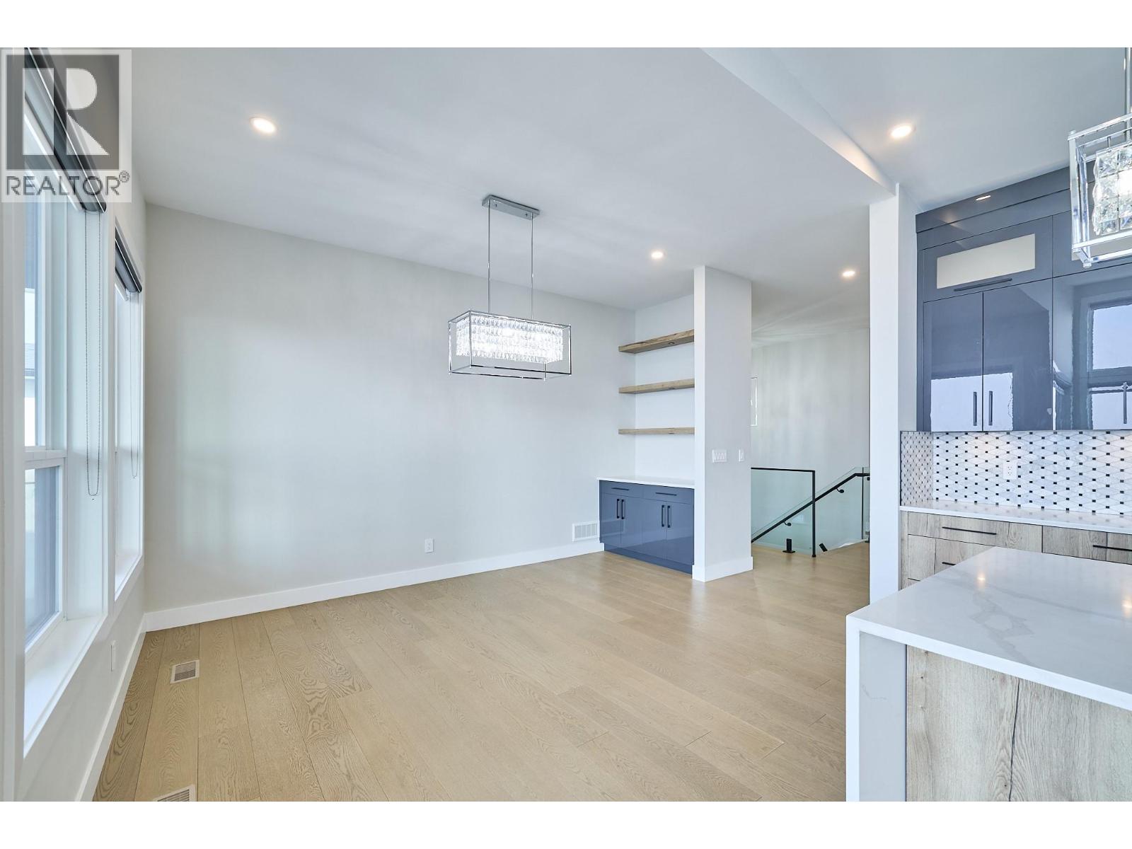 Picture for 2264 Lavetta  Drive https://www.cirrealty.ca/reb/bc/4/10364174_22.jpg