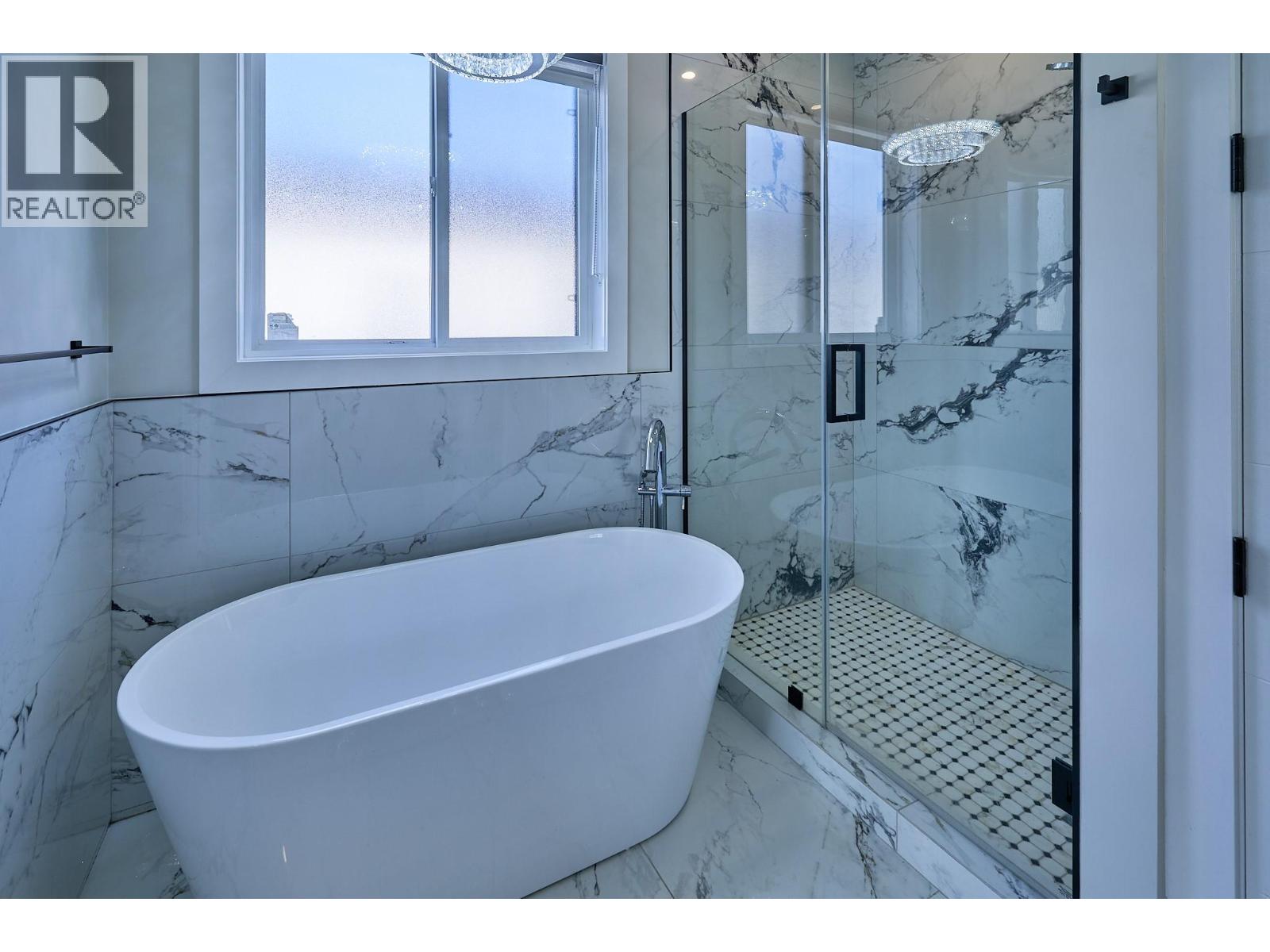 Picture for 2264 Lavetta  Drive https://www.cirrealty.ca/reb/bc/4/10364174_36.jpg