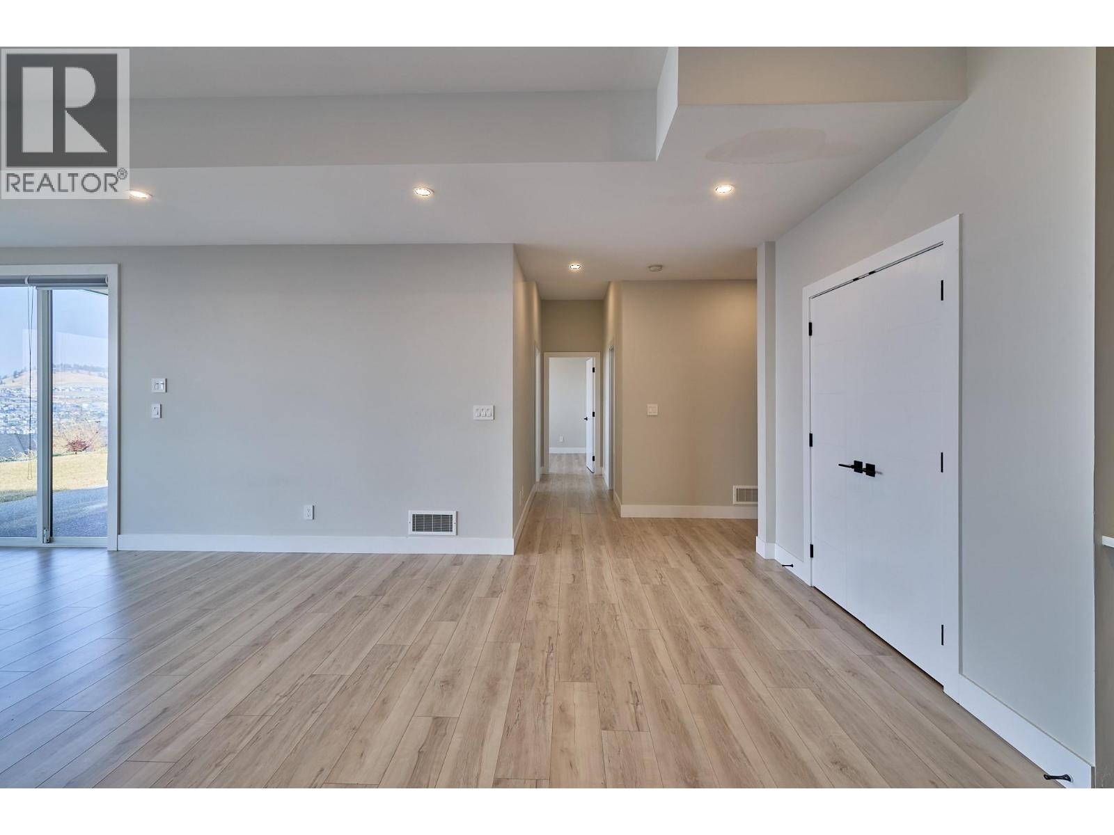 Picture for 2264 Lavetta  Drive https://www.cirrealty.ca/reb/bc/4/10364174_43.jpg