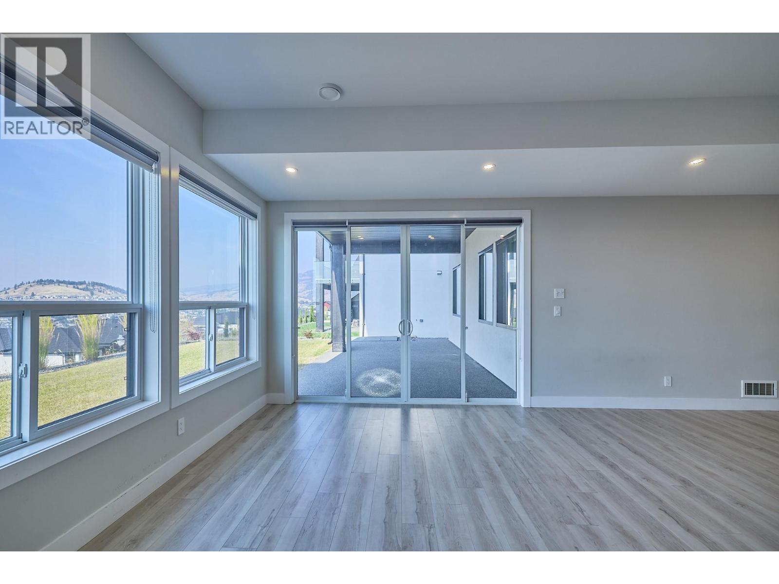 Picture for 2264 Lavetta  Drive https://www.cirrealty.ca/reb/bc/4/10364174_47.jpg
