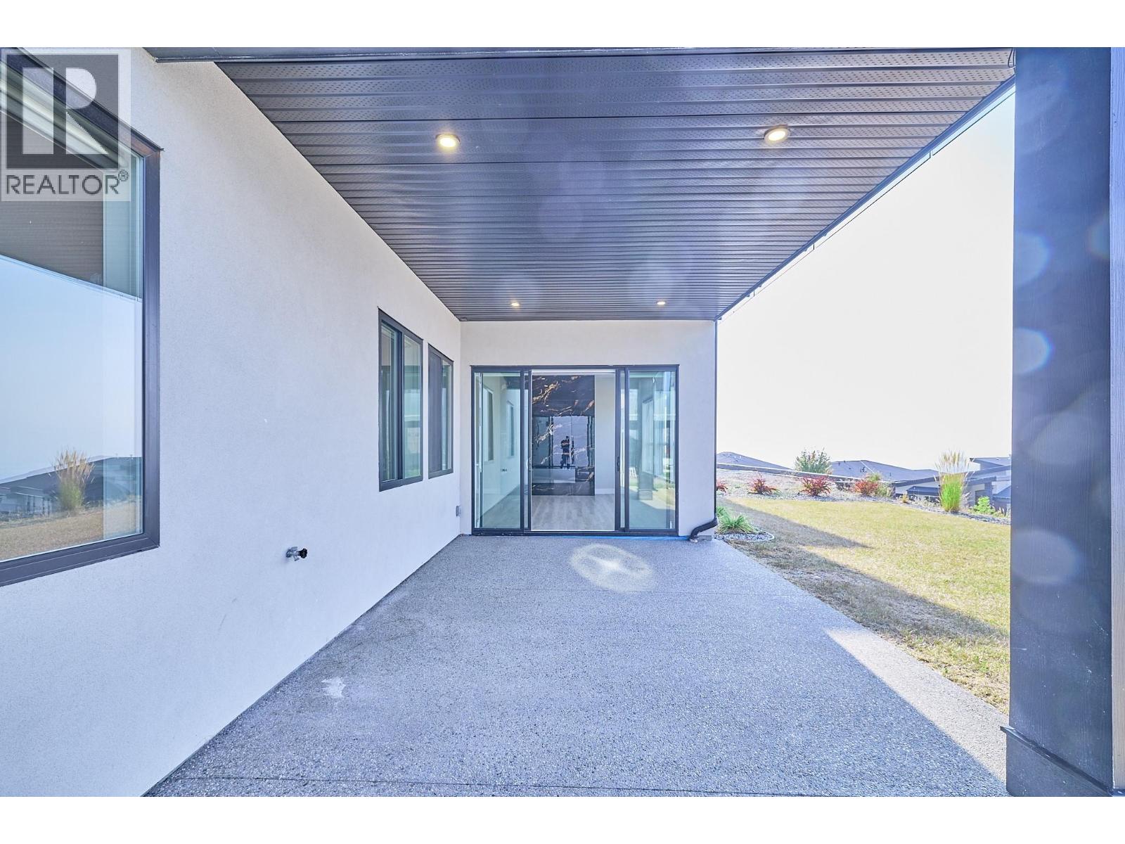Picture for 2264 Lavetta  Drive https://www.cirrealty.ca/reb/bc/4/10364174_48.jpg