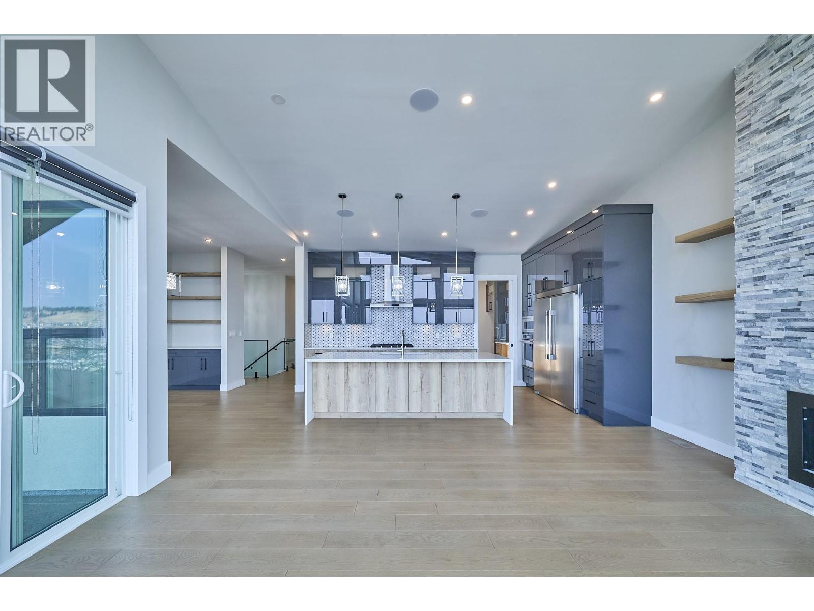 Picture for 2264 Lavetta  Drive https://www.cirrealty.ca/reb/bc/4/10364174_5.jpg
