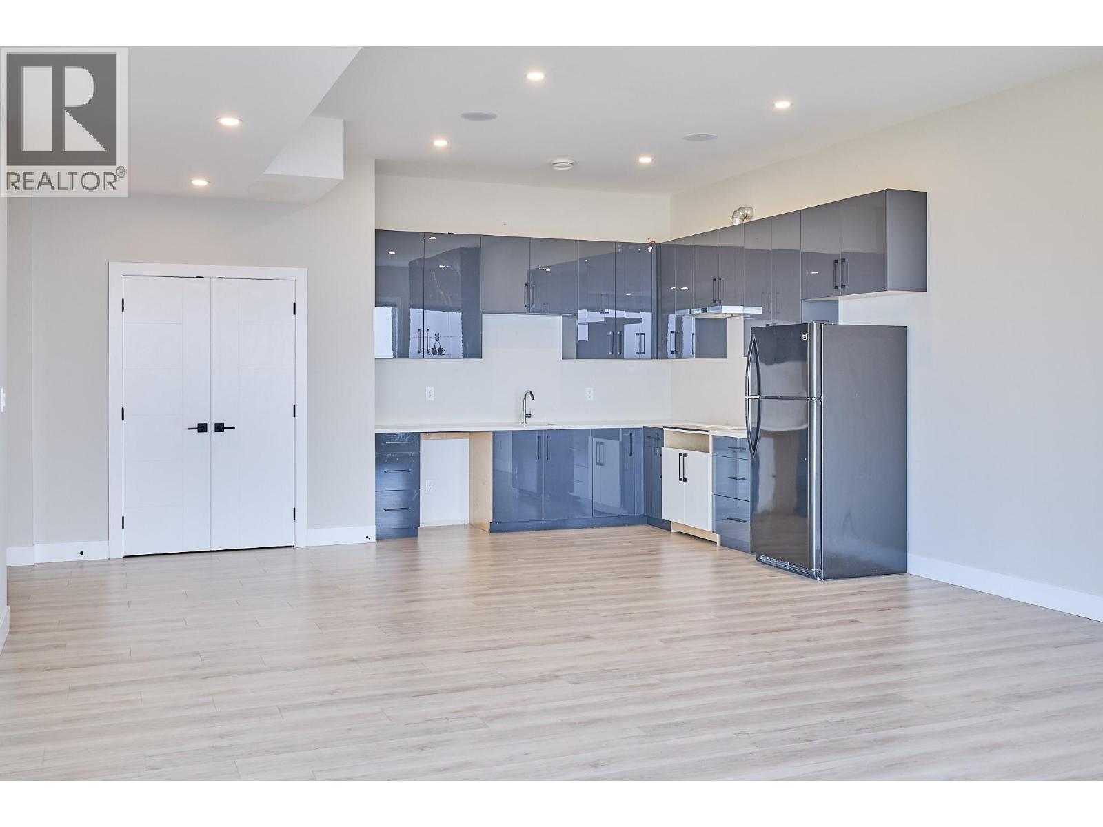 Picture for 2264 Lavetta  Drive https://www.cirrealty.ca/reb/bc/4/10364174_50.jpg