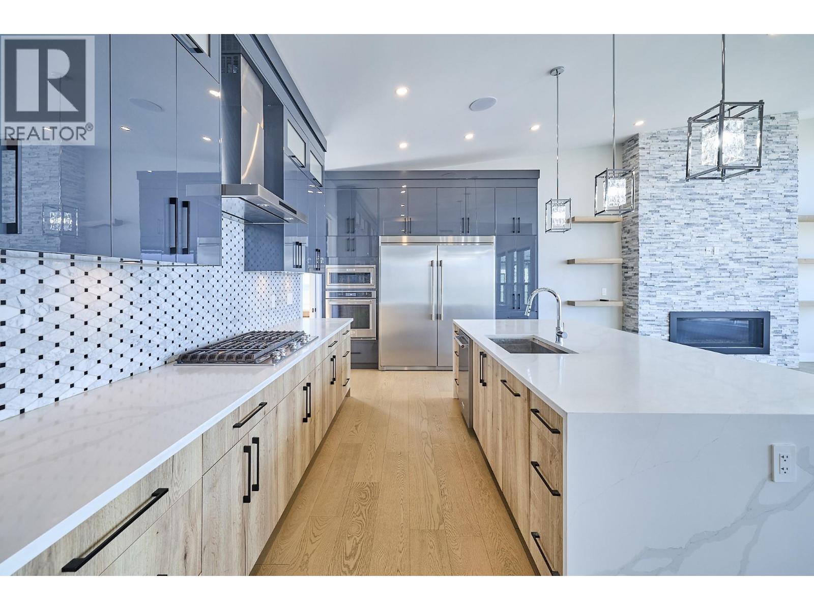 Picture for 2264 Lavetta  Drive https://www.cirrealty.ca/reb/bc/4/10364174_8.jpg