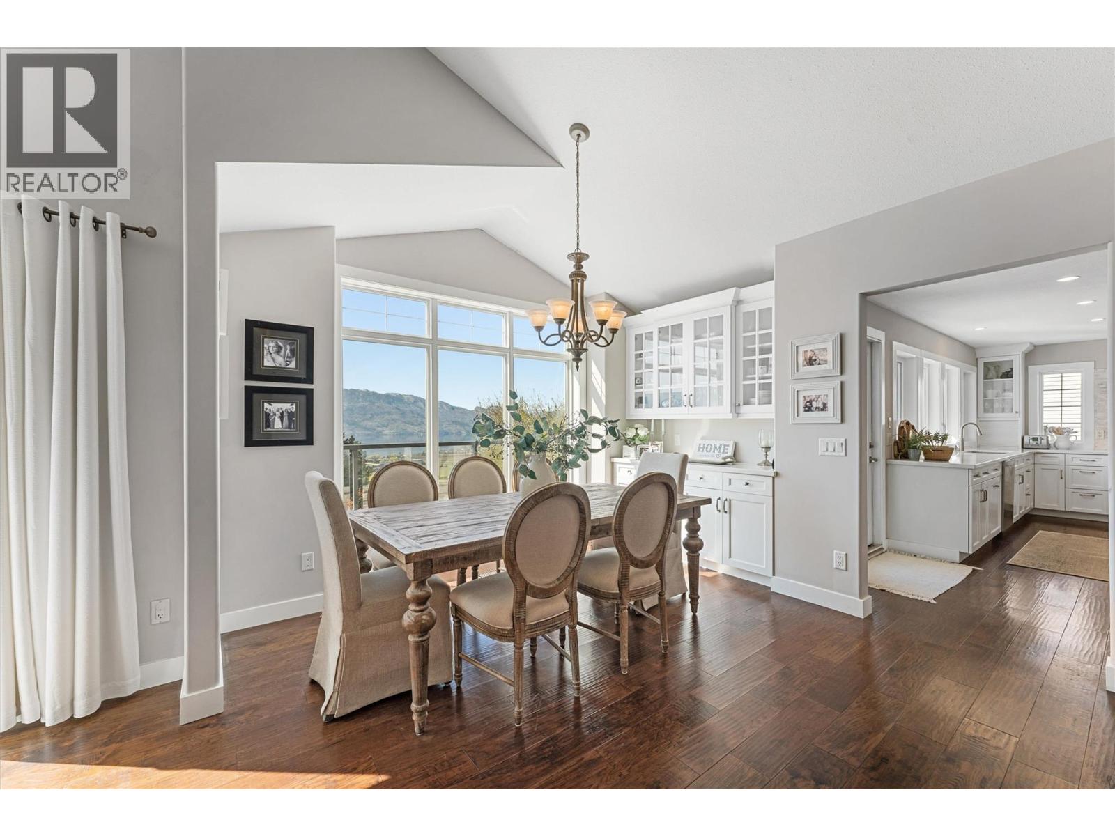 Picture for 1312 Menu  Road https://www.cirrealty.ca/reb/bc/4/10364234_22.jpg