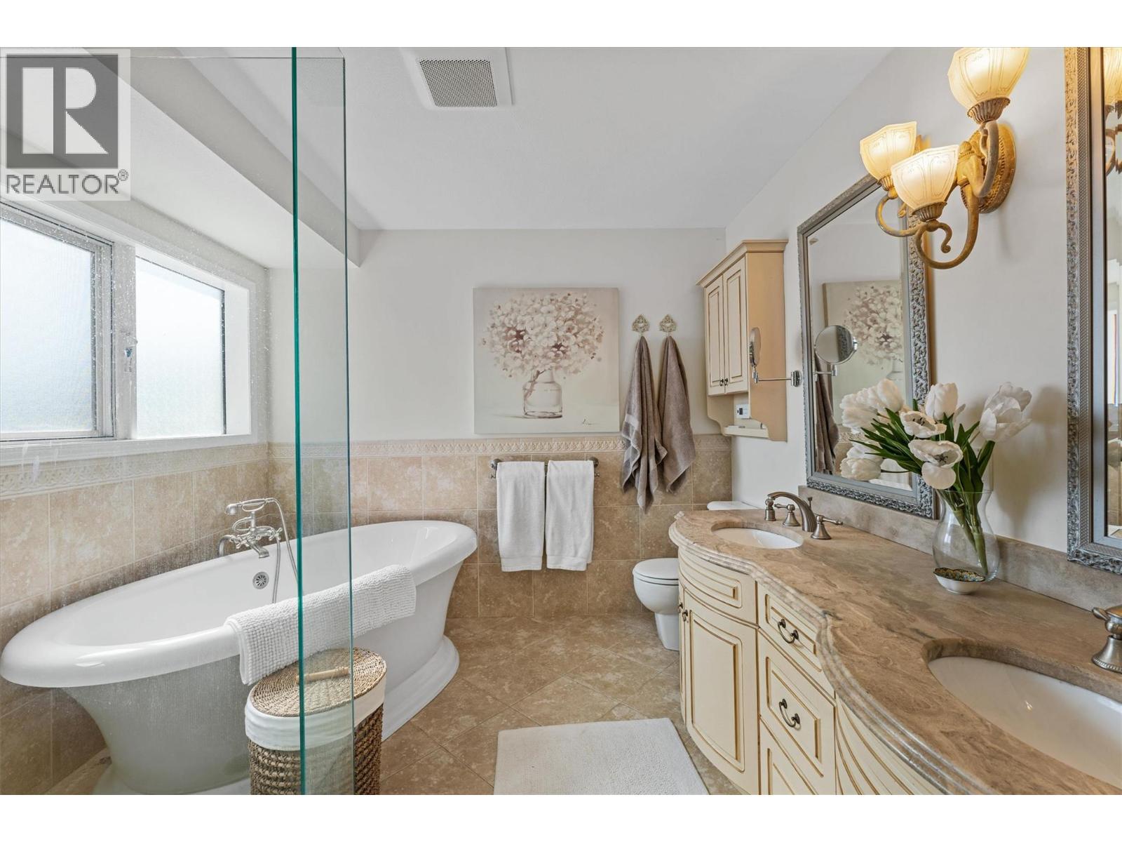 Picture for 1312 Menu  Road https://www.cirrealty.ca/reb/bc/4/10364234_33.jpg