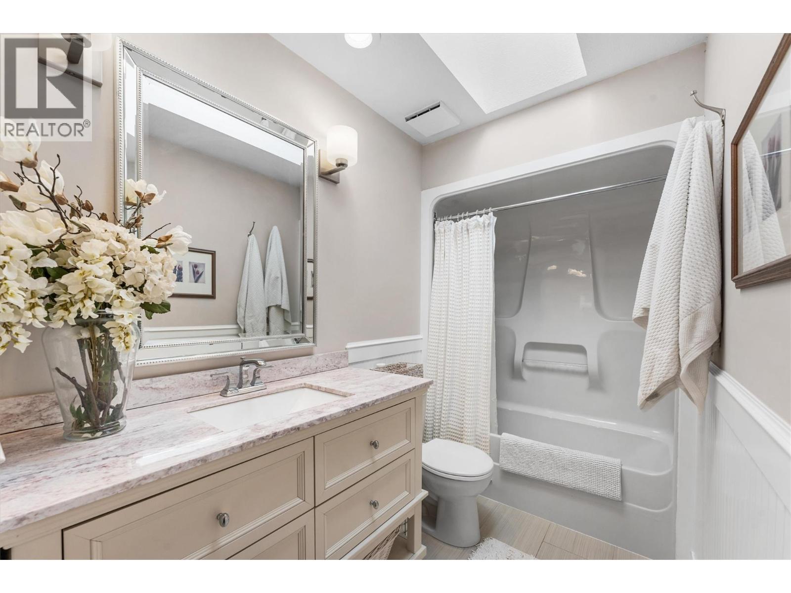 Picture for 1312 Menu  Road https://www.cirrealty.ca/reb/bc/4/10364234_37.jpg