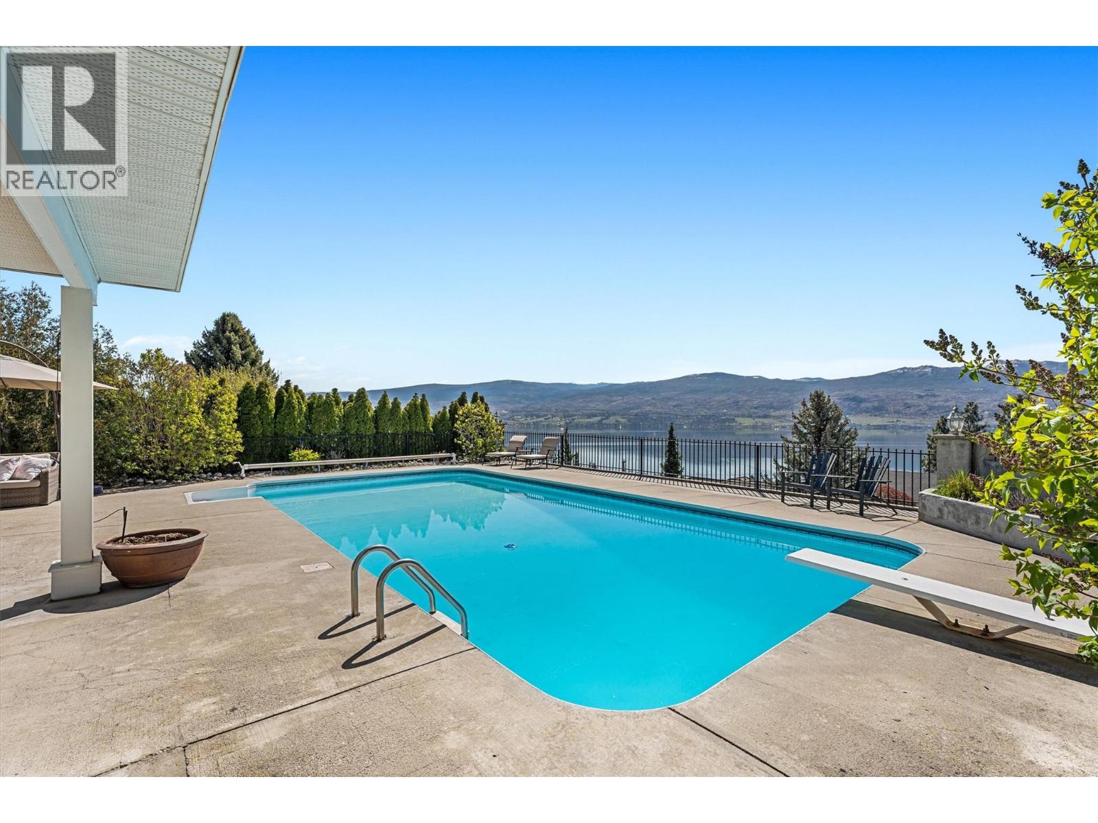 Picture for 1312 Menu  Road https://www.cirrealty.ca/reb/bc/4/10364234_47.jpg