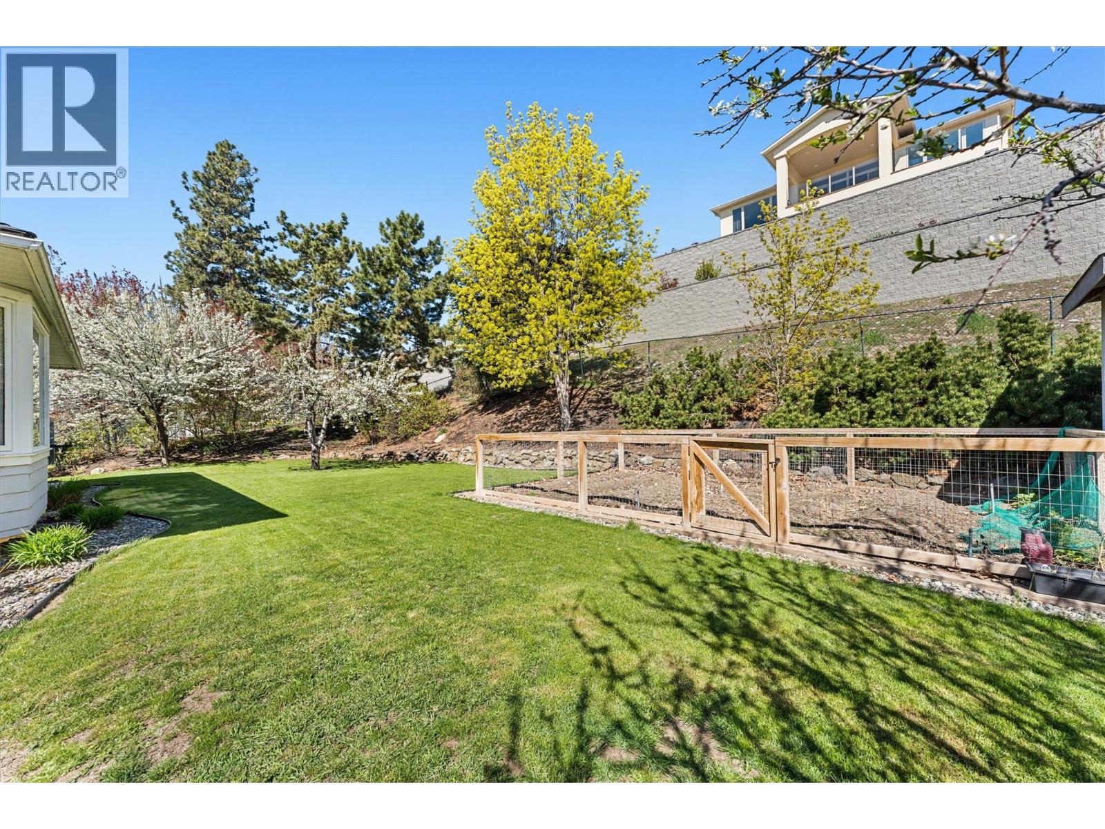 Picture for 1312 Menu  Road https://www.cirrealty.ca/reb/bc/4/10364234_52.jpg