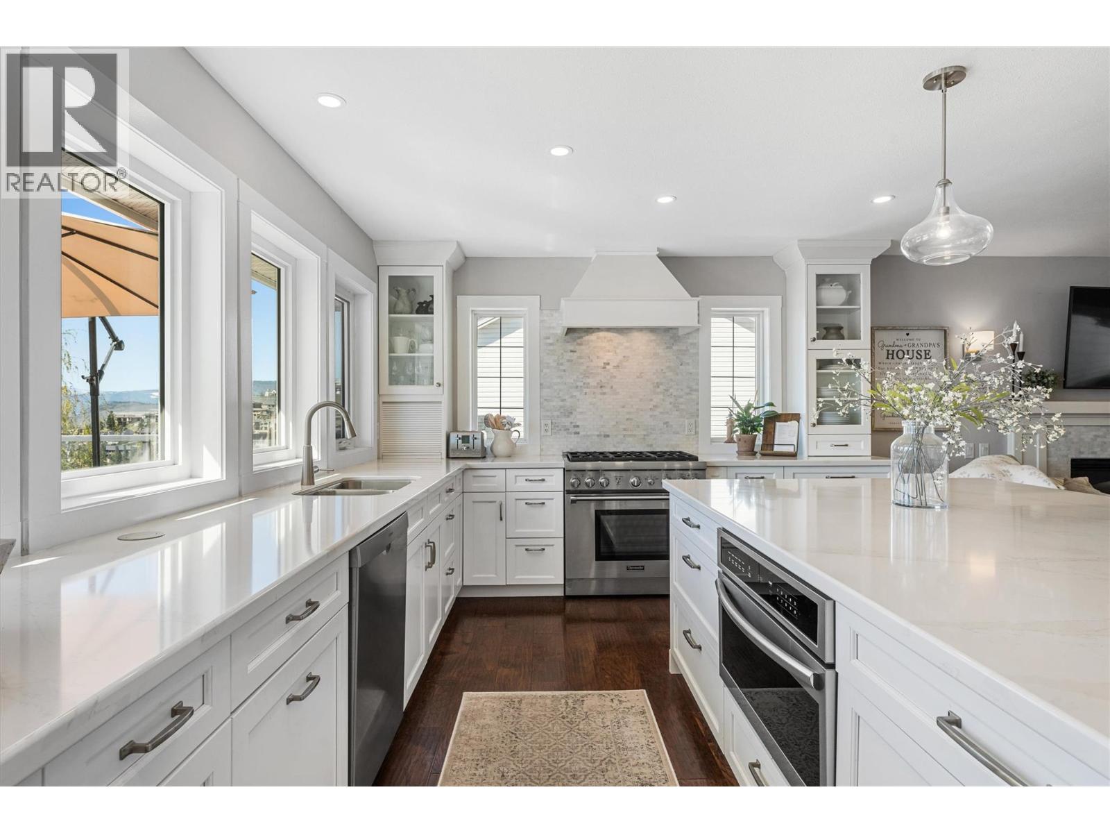 Picture for 1312 Menu  Road https://www.cirrealty.ca/reb/bc/4/10364234_8.jpg